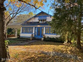 110 Catalpa Street Property Photo 2