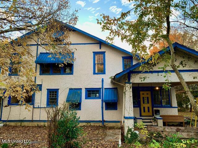 110 Catalpa Street Property Photo 4