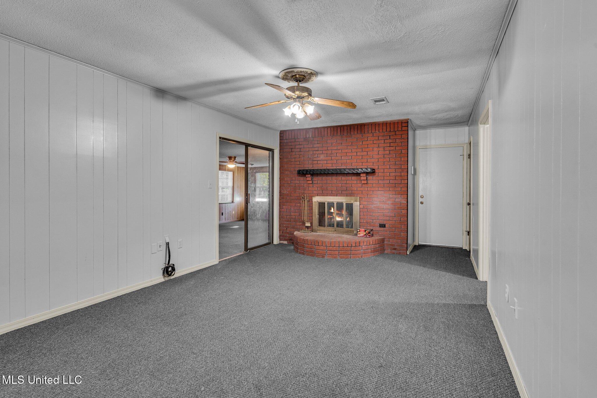 640 Peyton Drive Property Photo 3