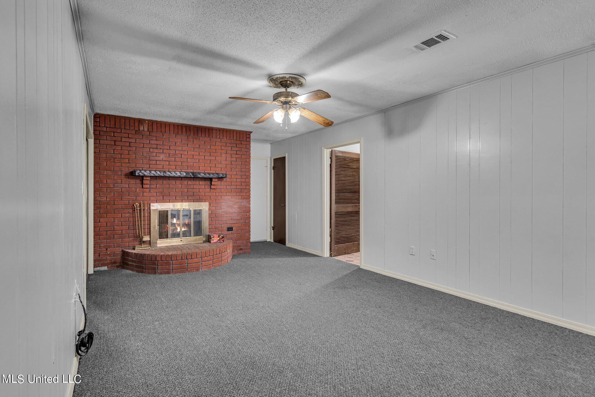 640 Peyton Drive Property Photo 4