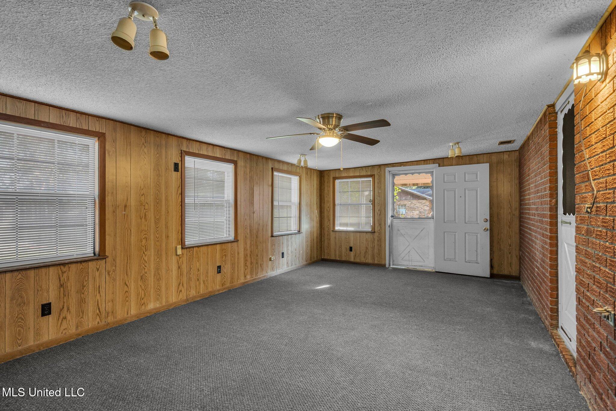 640 Peyton Drive Property Photo 14