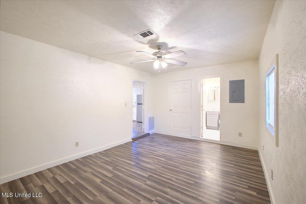 62 Dent Lane Property Photo 6