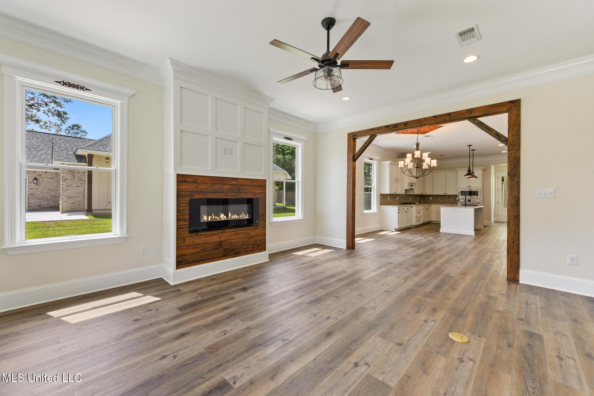 12154 Parc Aux Chenes Property Photo 4