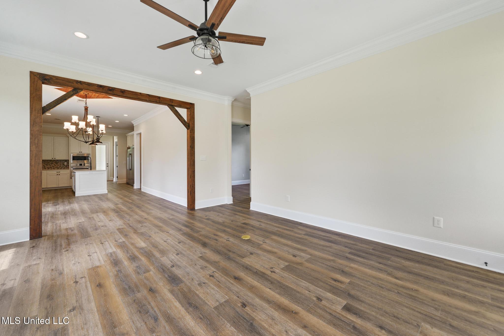 12154 Parc Aux Chenes Property Photo 8