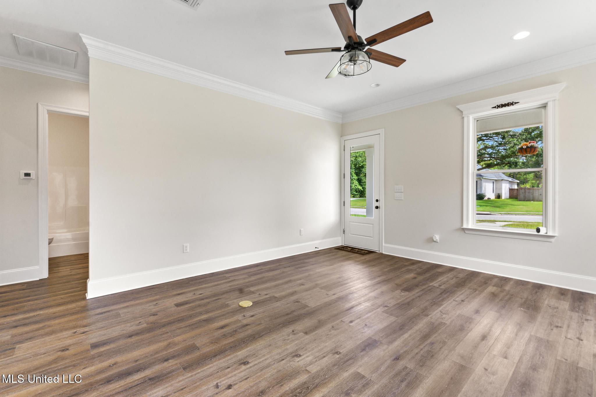 12154 Parc Aux Chenes Property Photo 9
