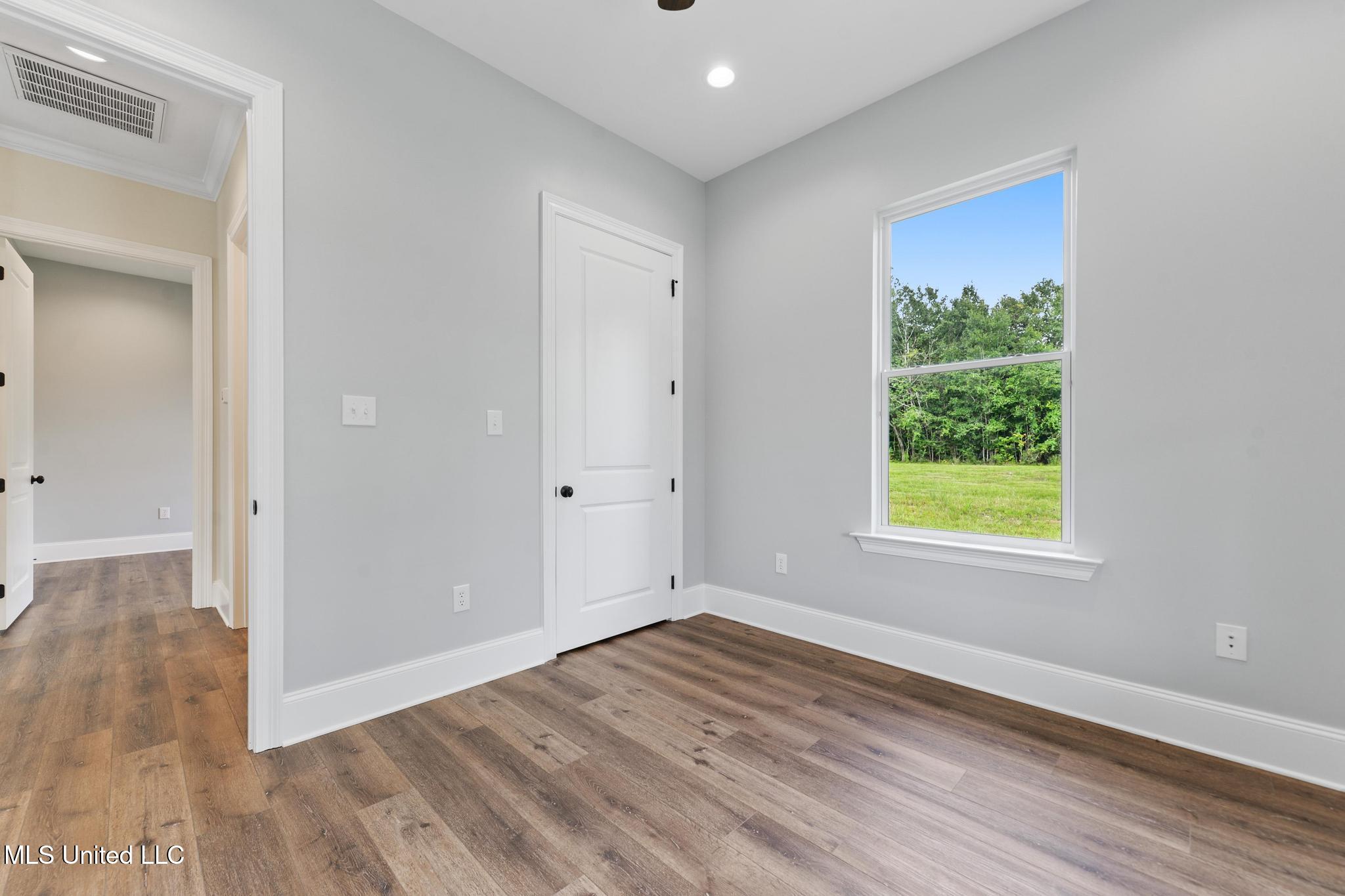 12154 Parc Aux Chenes Property Photo 19