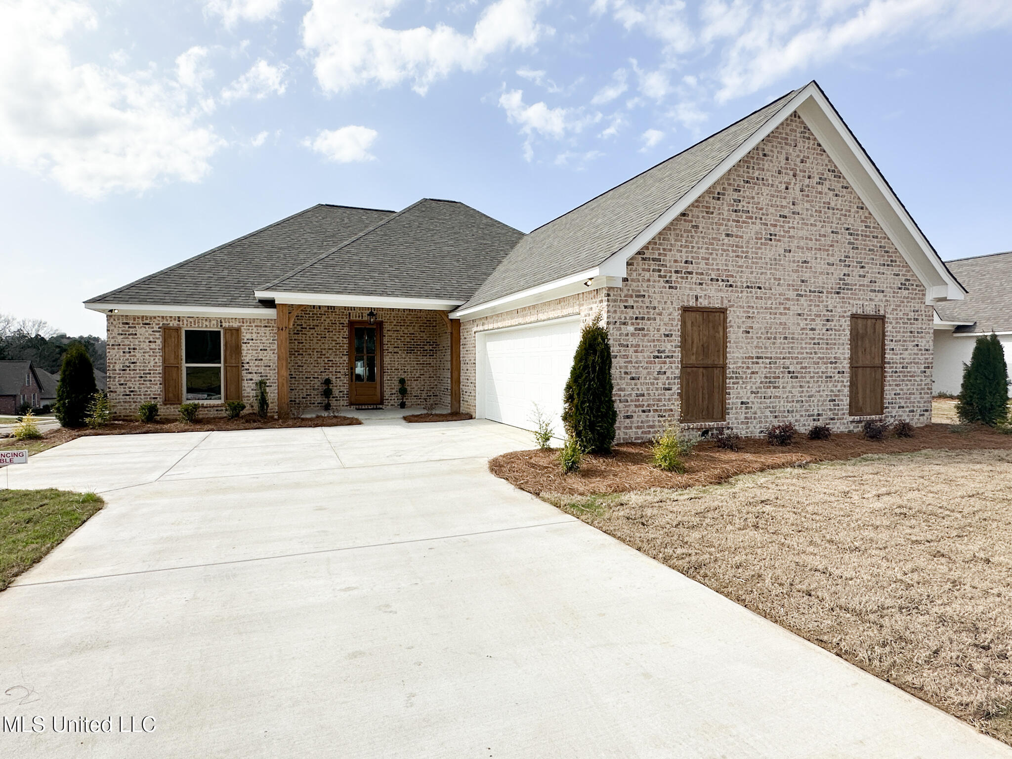 347 Oakville Circle Property Photo 1