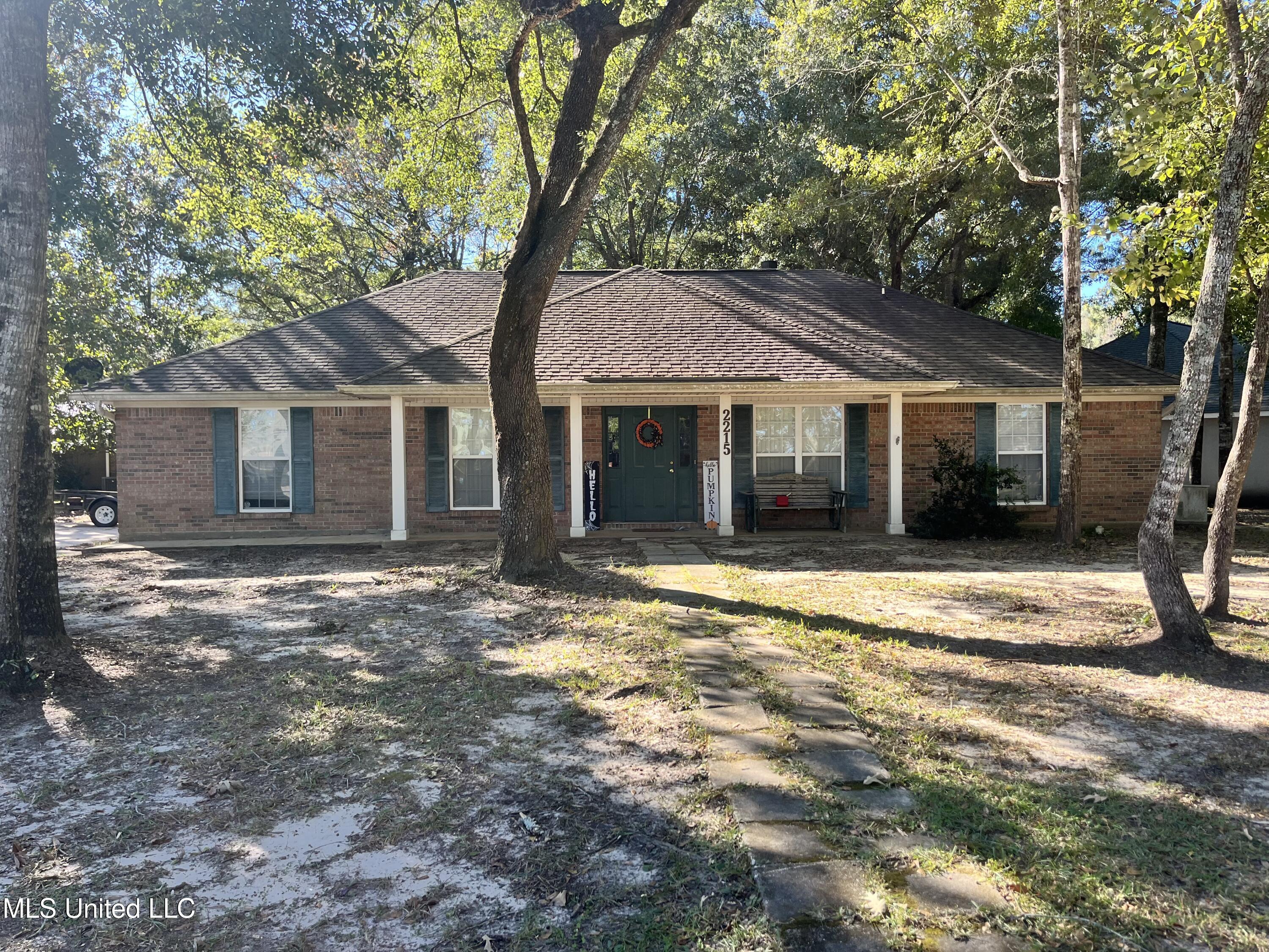 2215 Brookside St Property Photo 1
