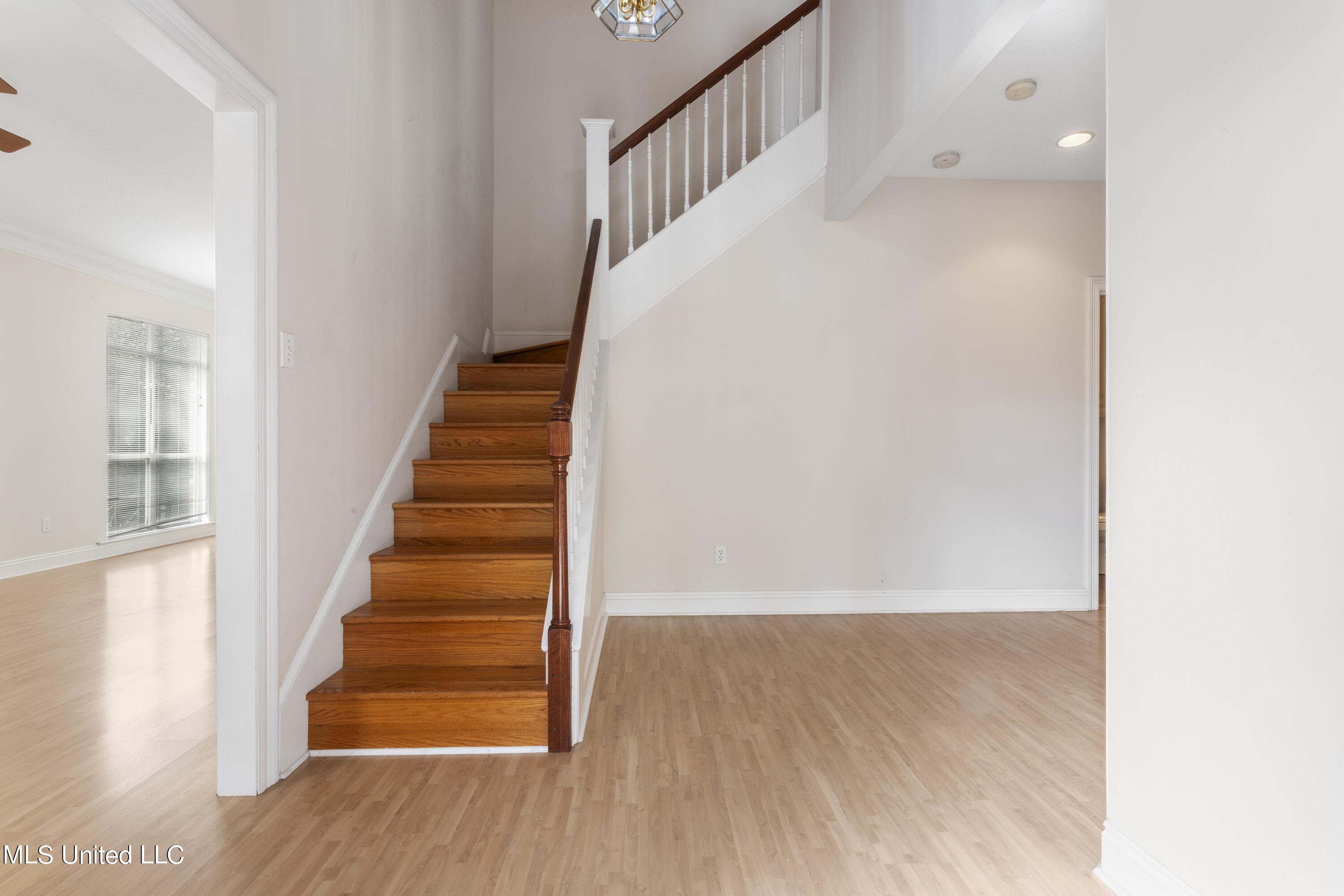 259 Holcomb Boulevard Property Photo 6