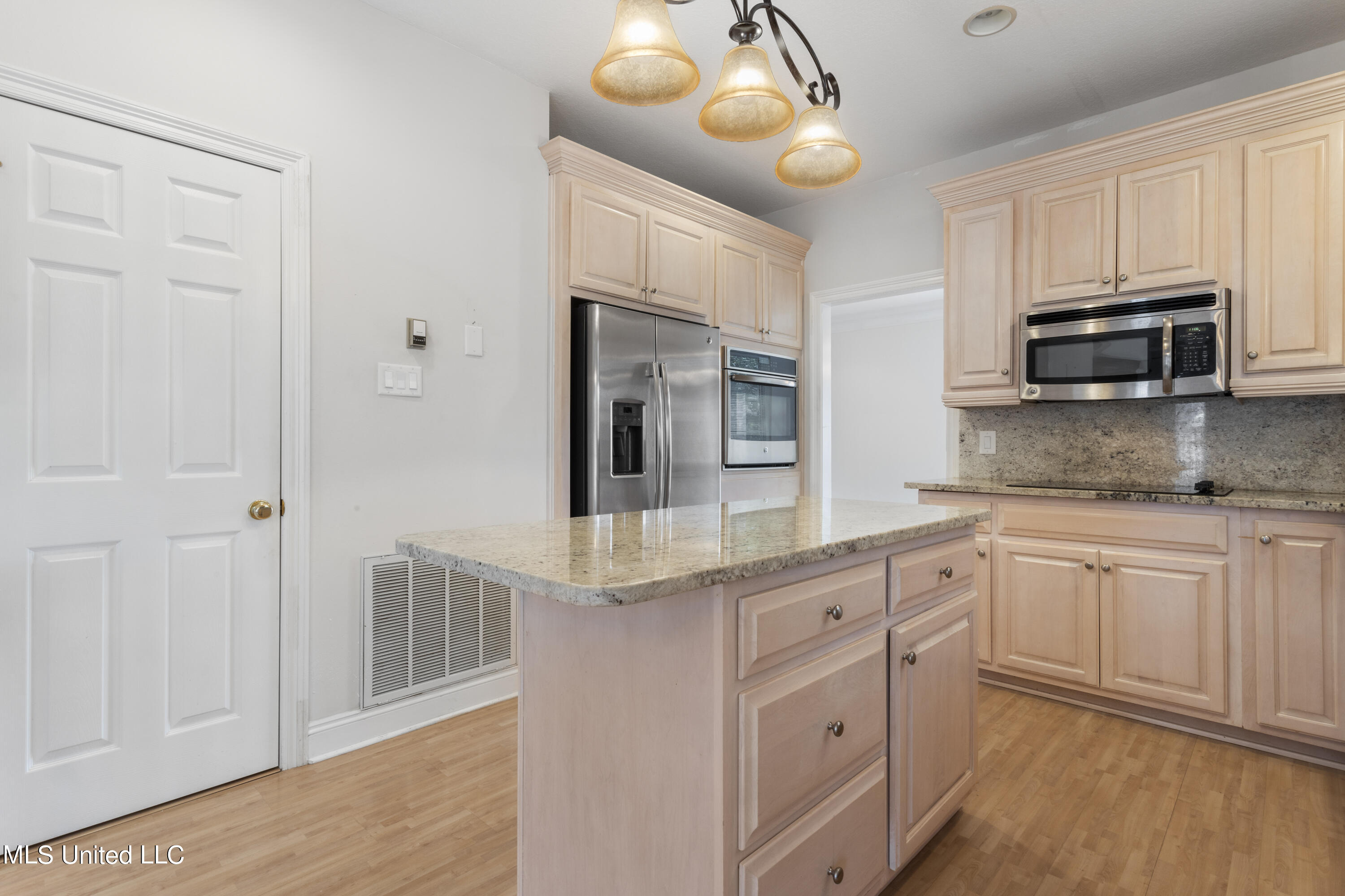 259 Holcomb Boulevard Property Photo 13