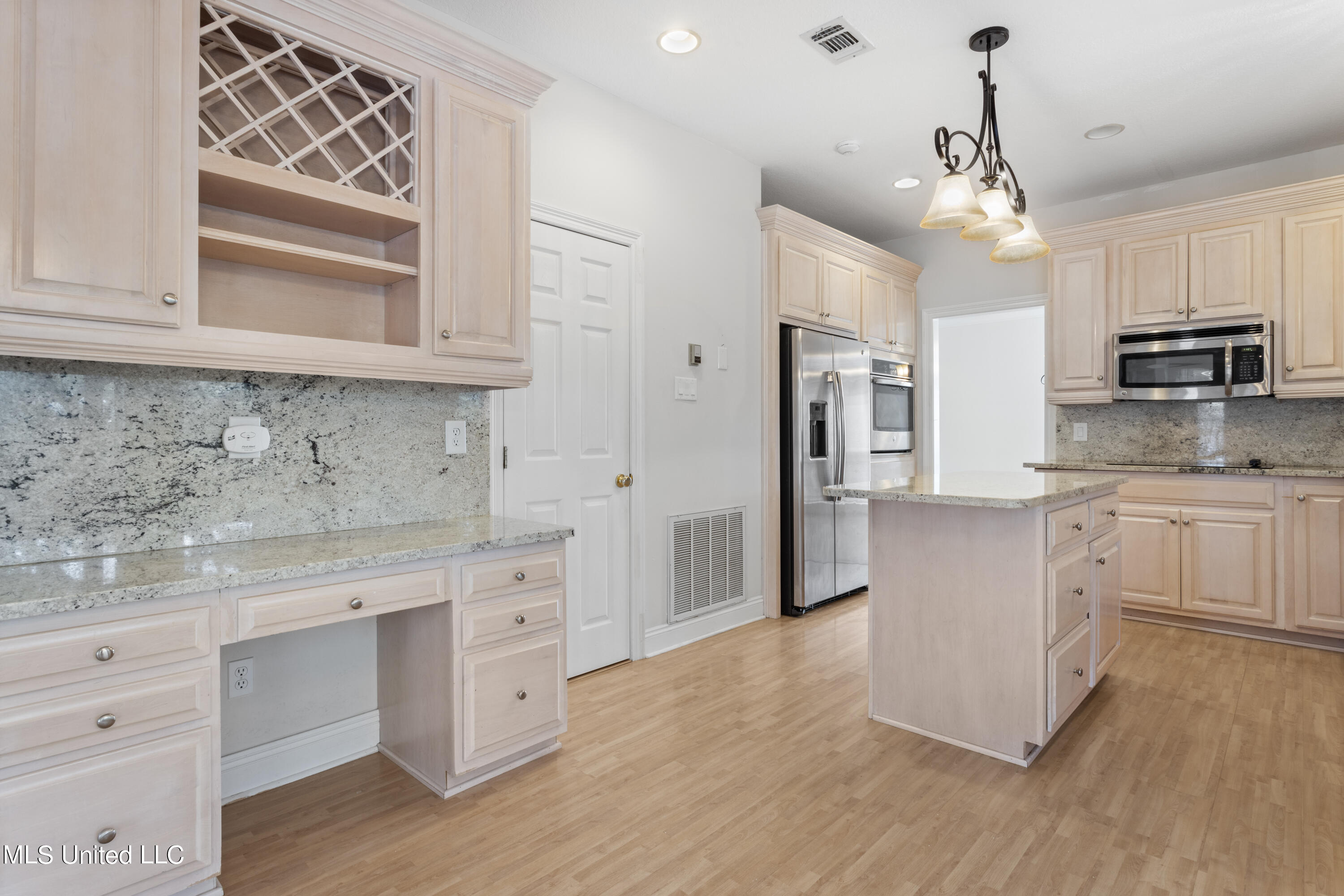 259 Holcomb Boulevard Property Photo 15