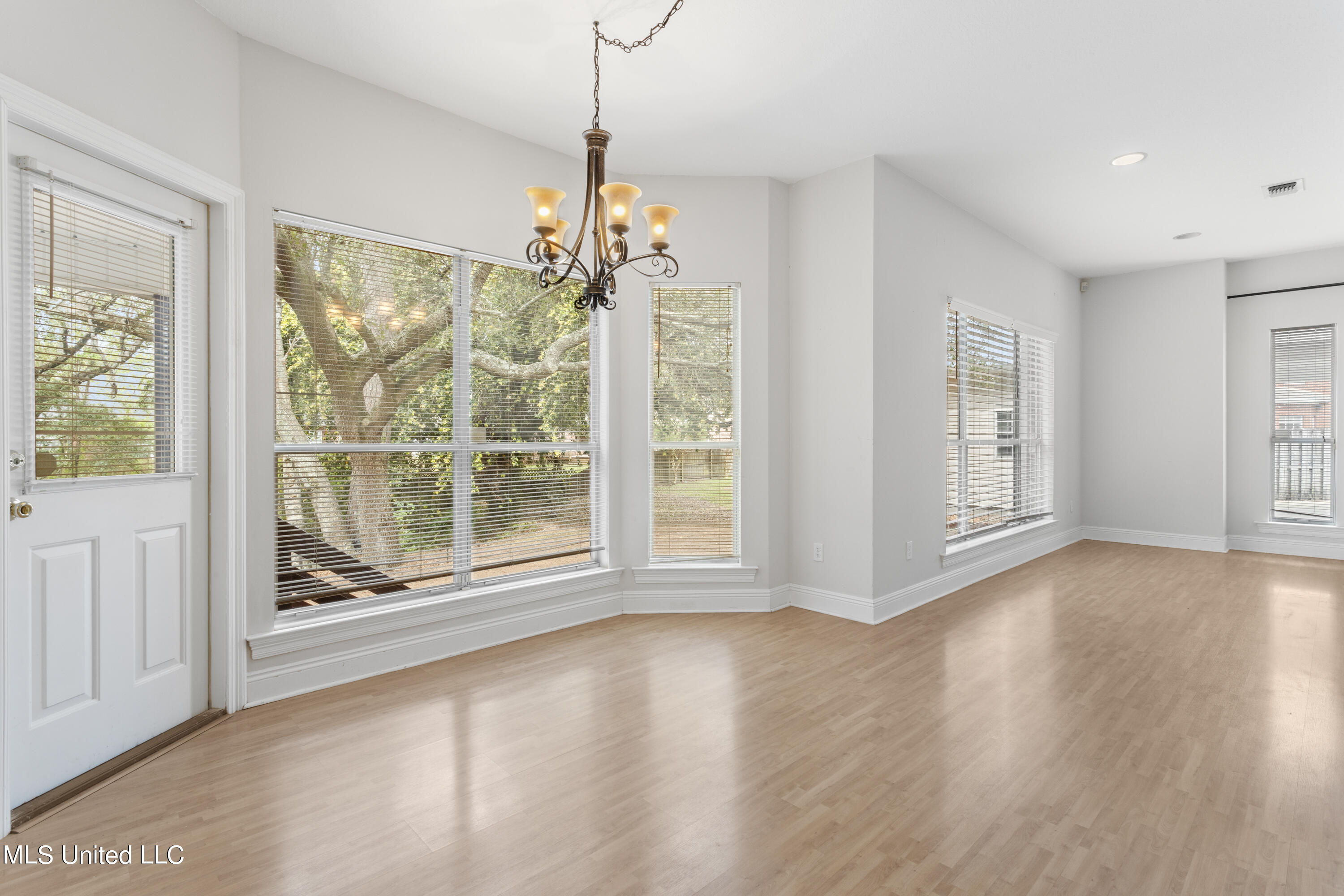 259 Holcomb Boulevard Property Photo 18