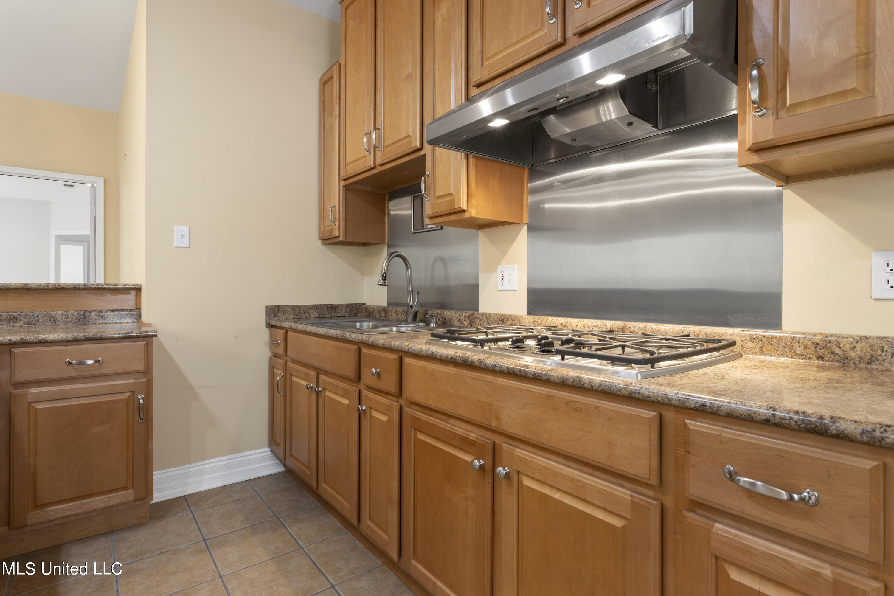 259 Holcomb Boulevard Property Photo 29
