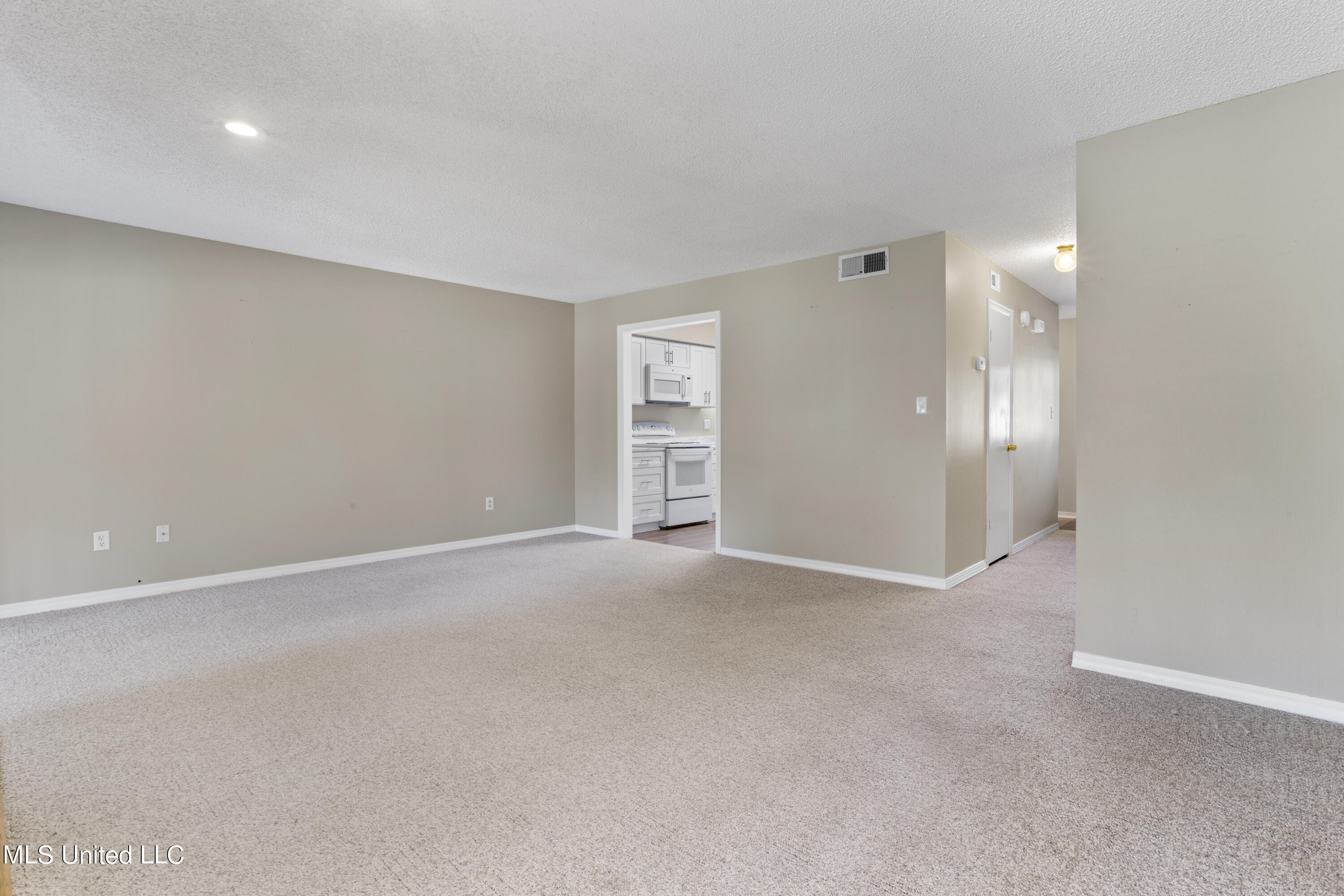 295 Highpoint Drive Property Photo 11