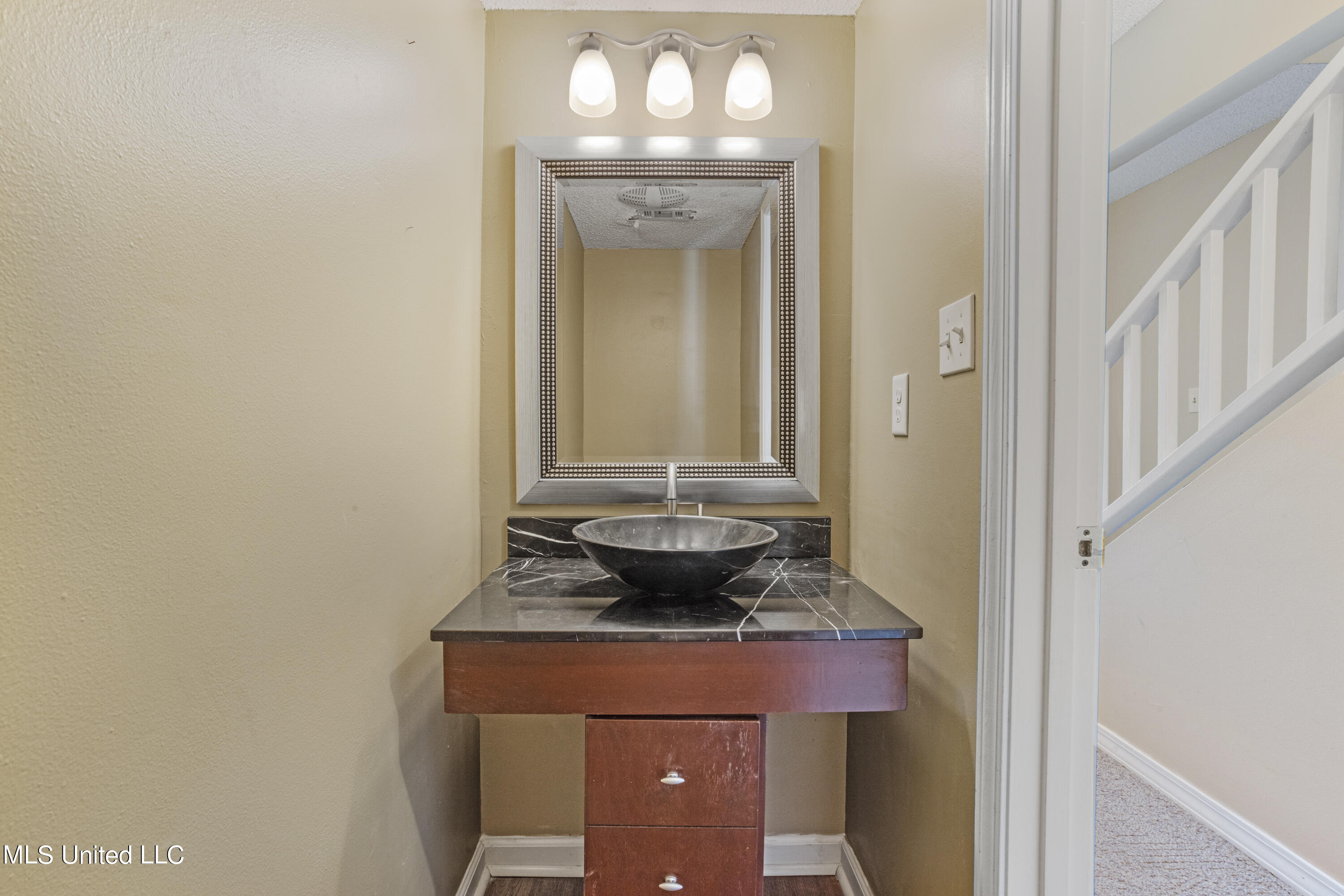 295 Highpoint Drive Property Photo 17