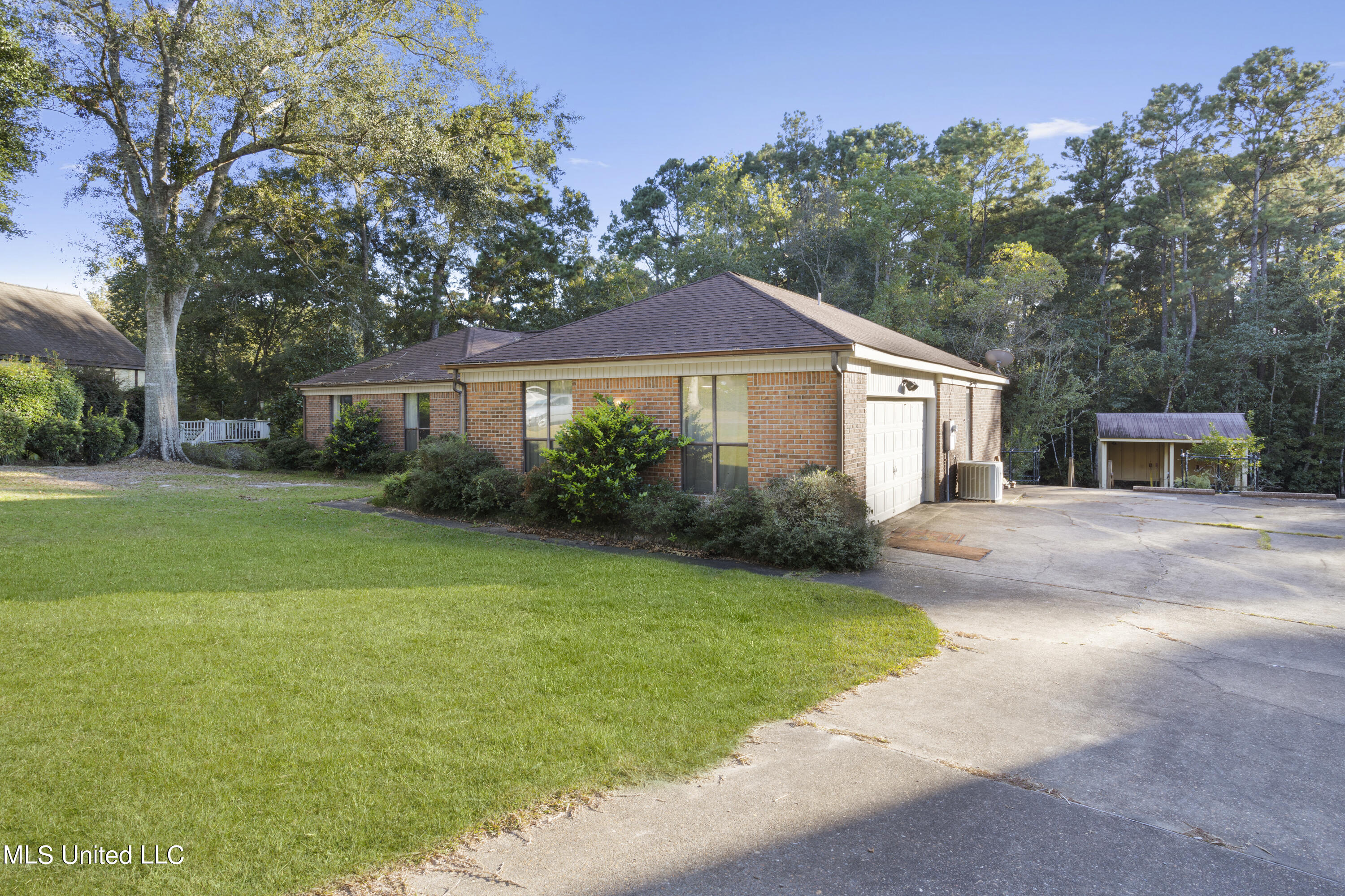 1917 Shady Point Circle Property Photo 2