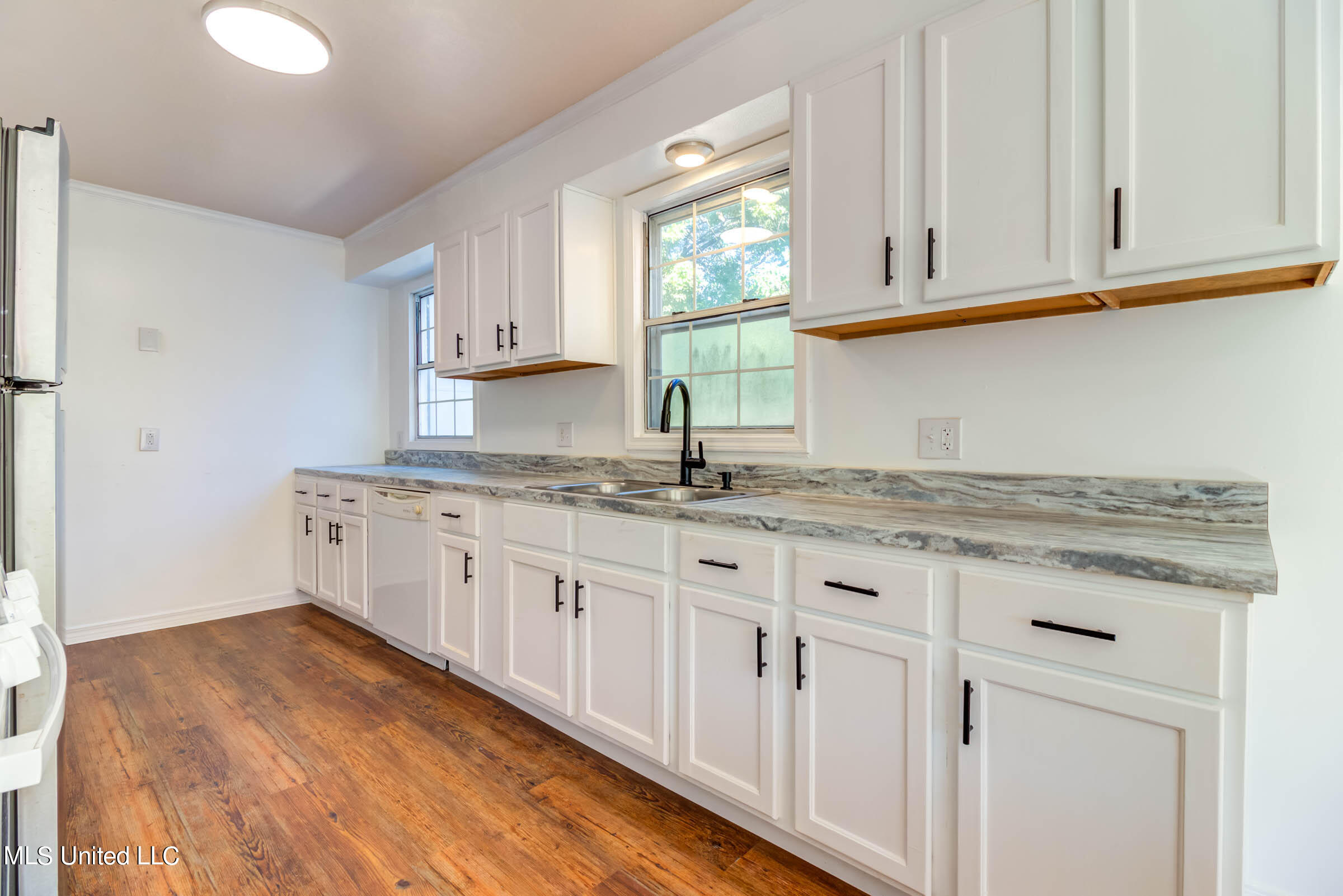258 Porter Avenue Property Photo 18