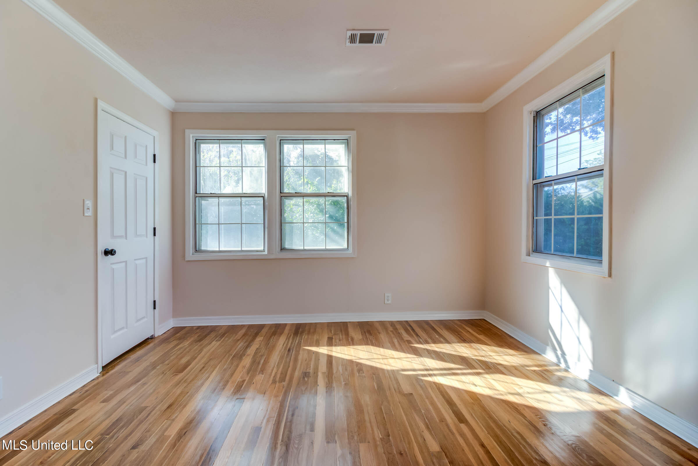 258 Porter Avenue Property Photo 27