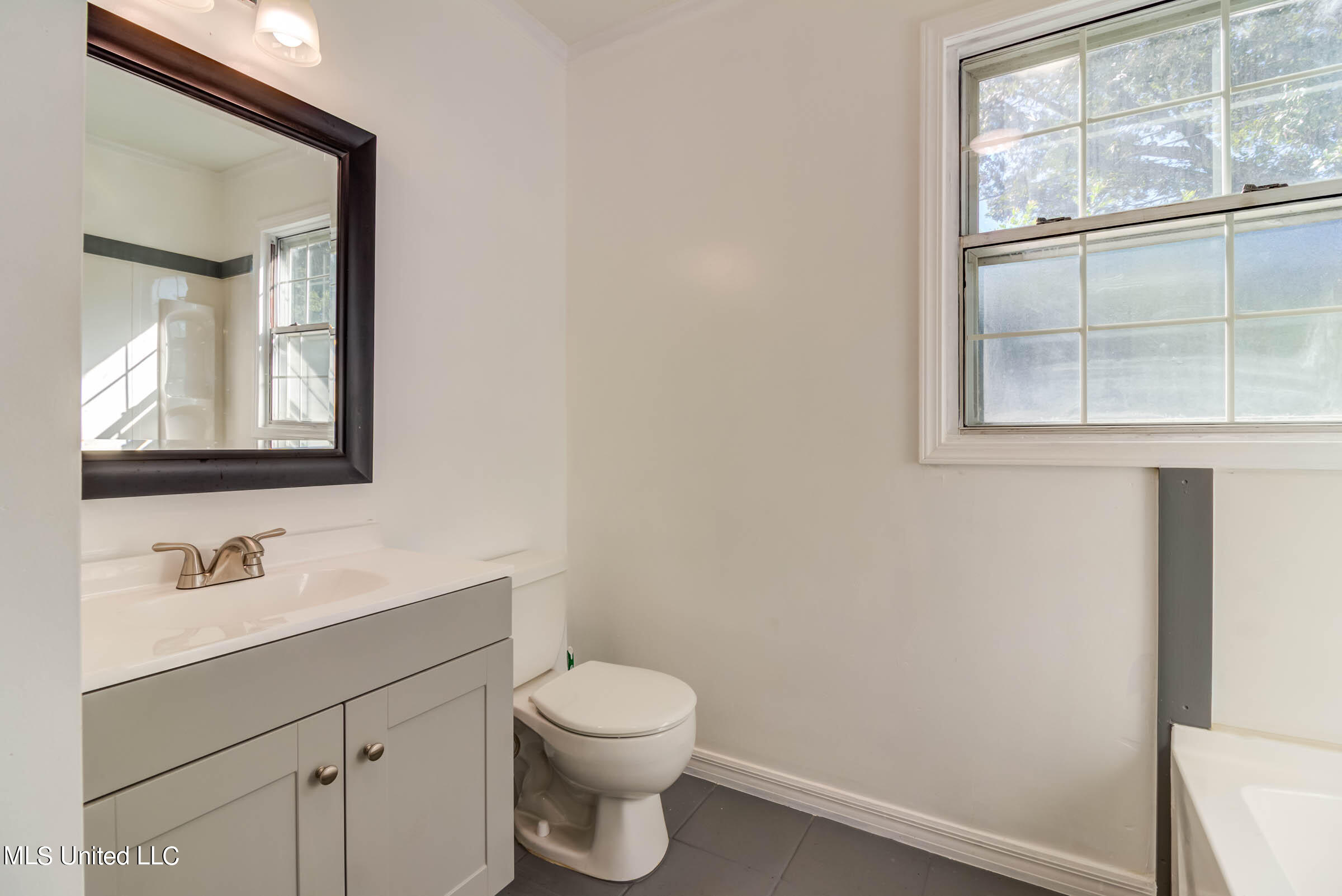 258 Porter Avenue Property Photo 29
