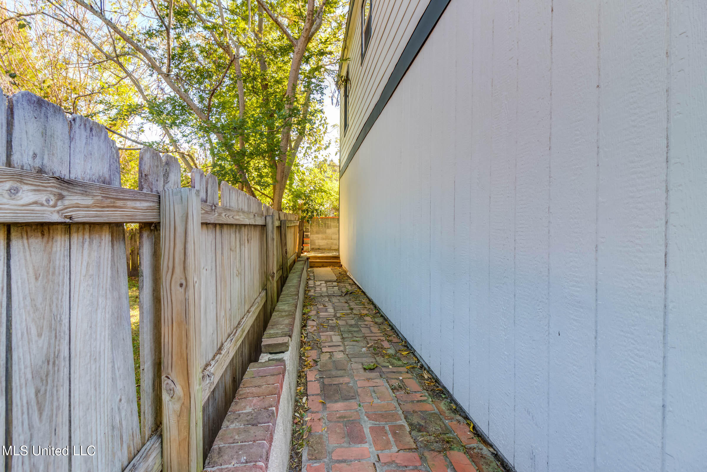 258 Porter Avenue Property Photo 39