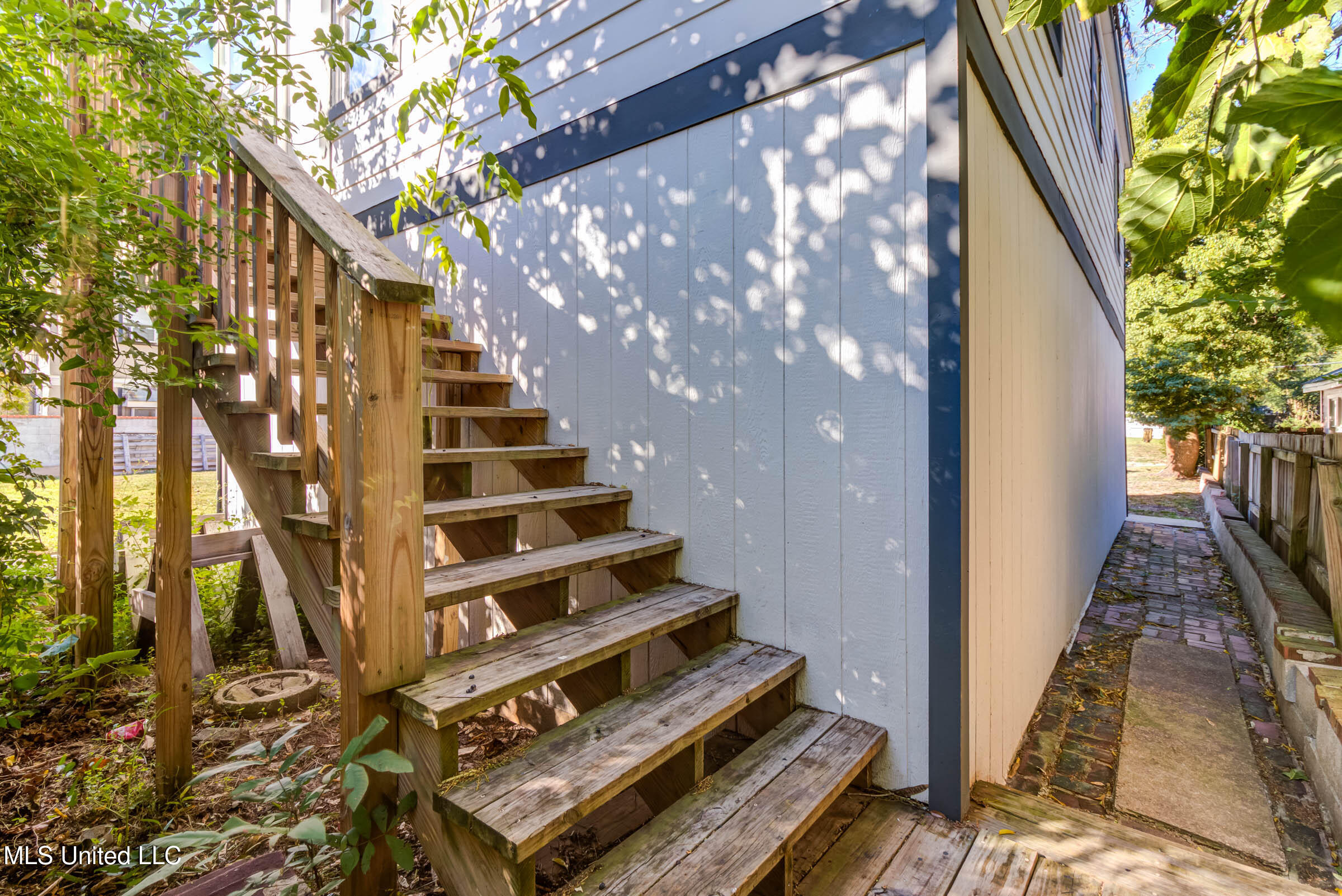 258 Porter Avenue Property Photo 41