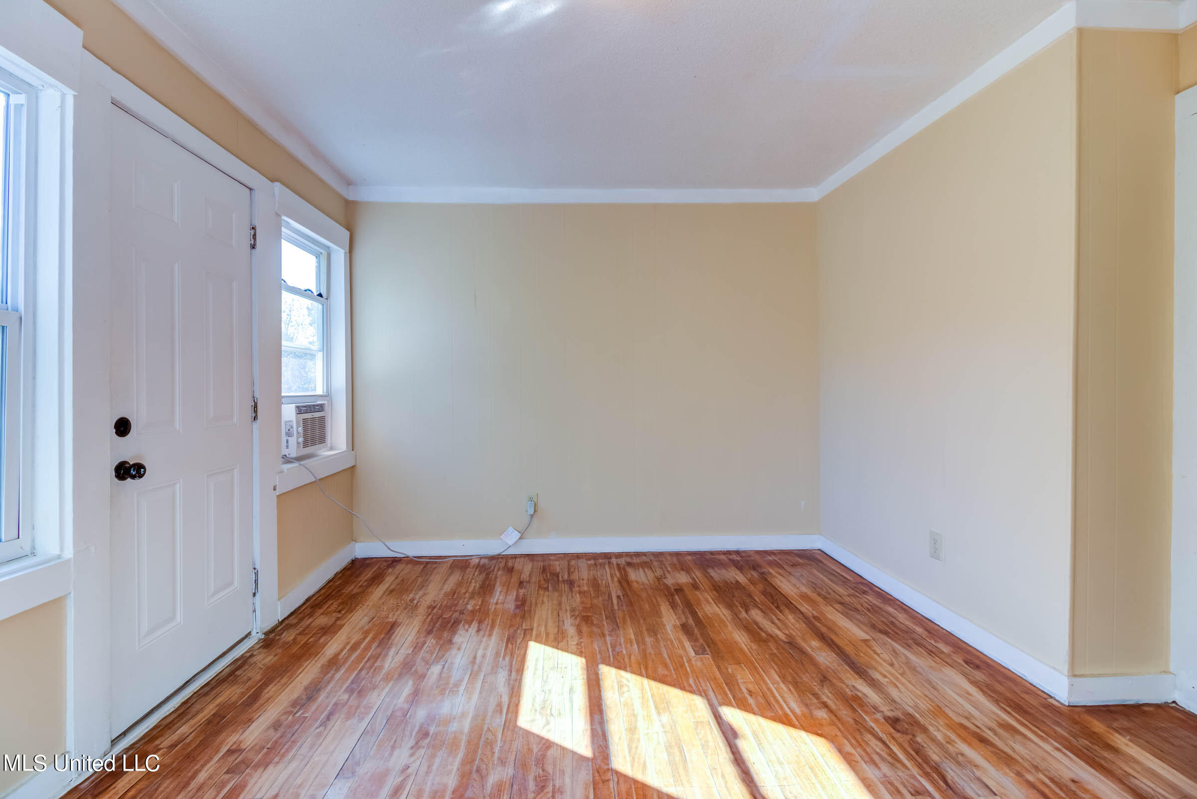 258 Porter Avenue Property Photo 45