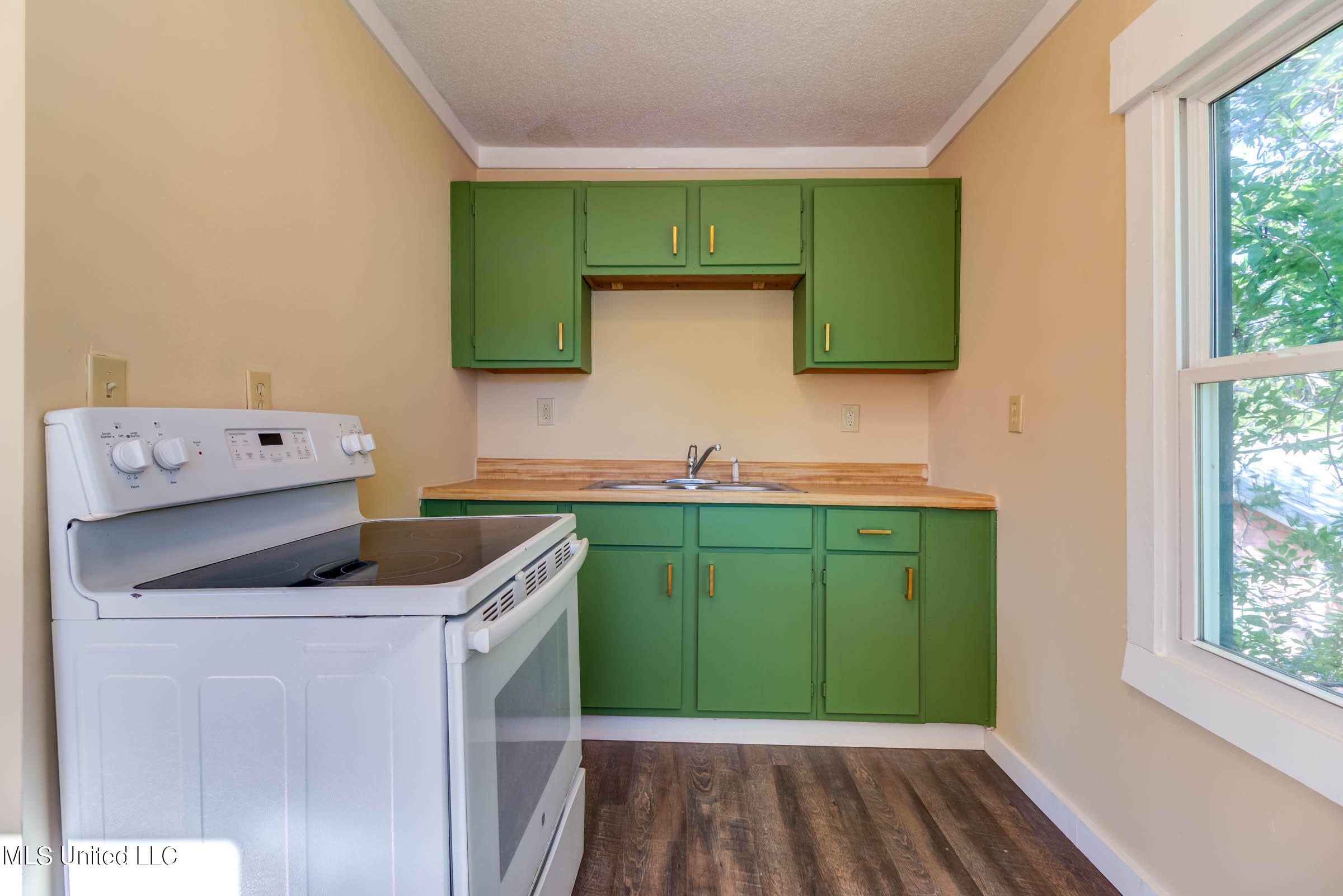 258 Porter Avenue Property Photo 47