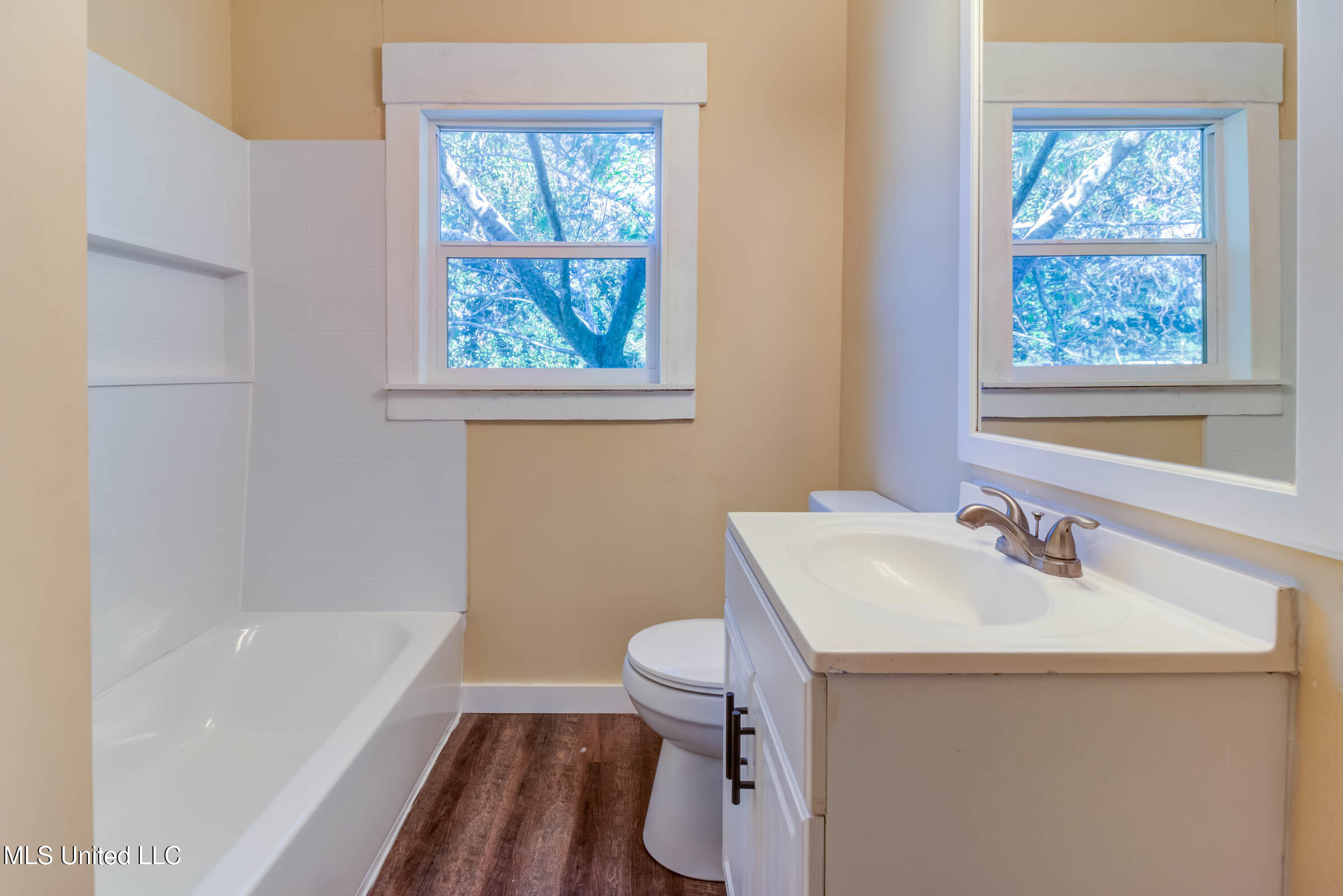 258 Porter Avenue Property Photo 48