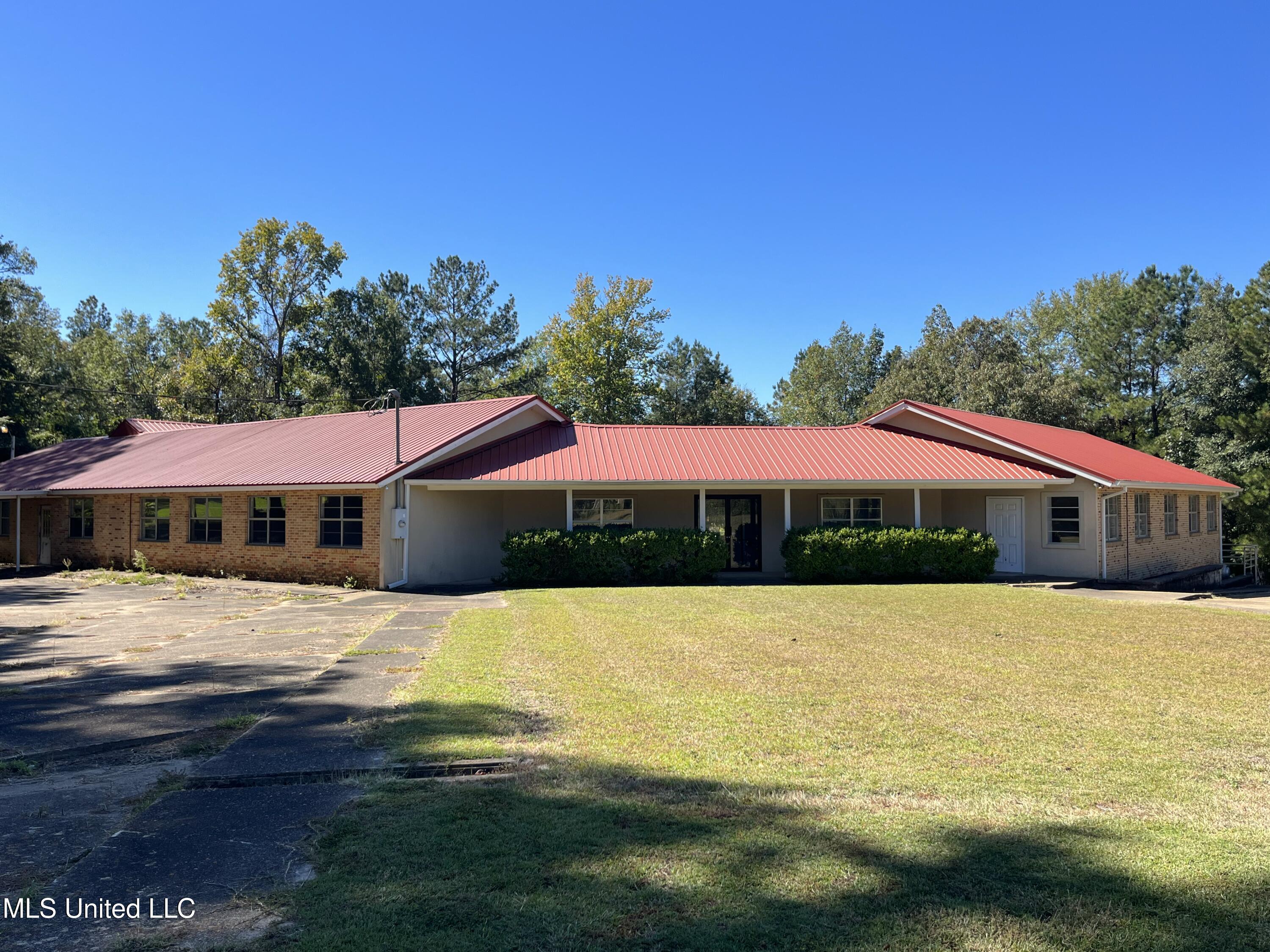 154 Dixie Drive Property Photo 1