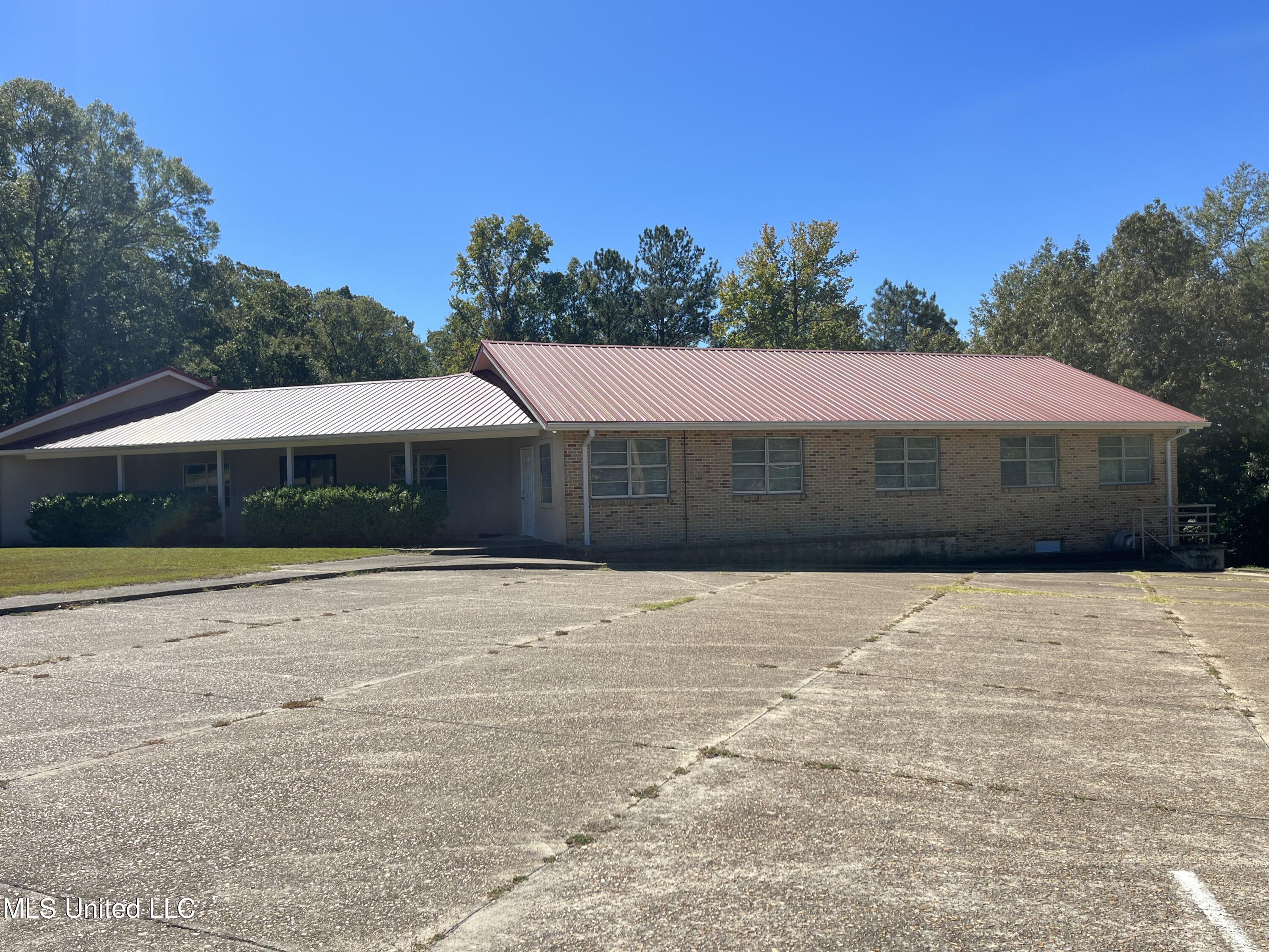 154 Dixie Drive Property Photo 5