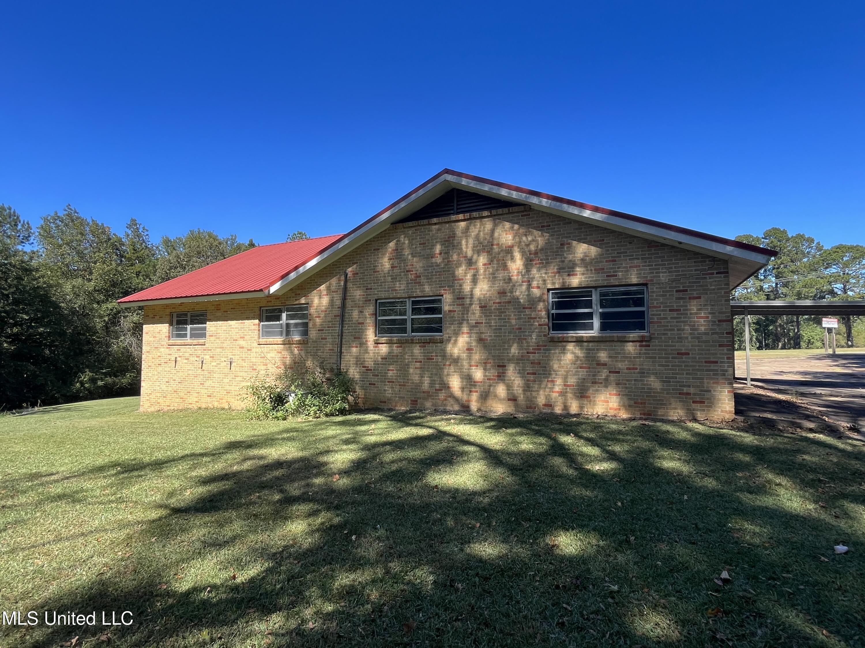 154 Dixie Drive Property Photo 7