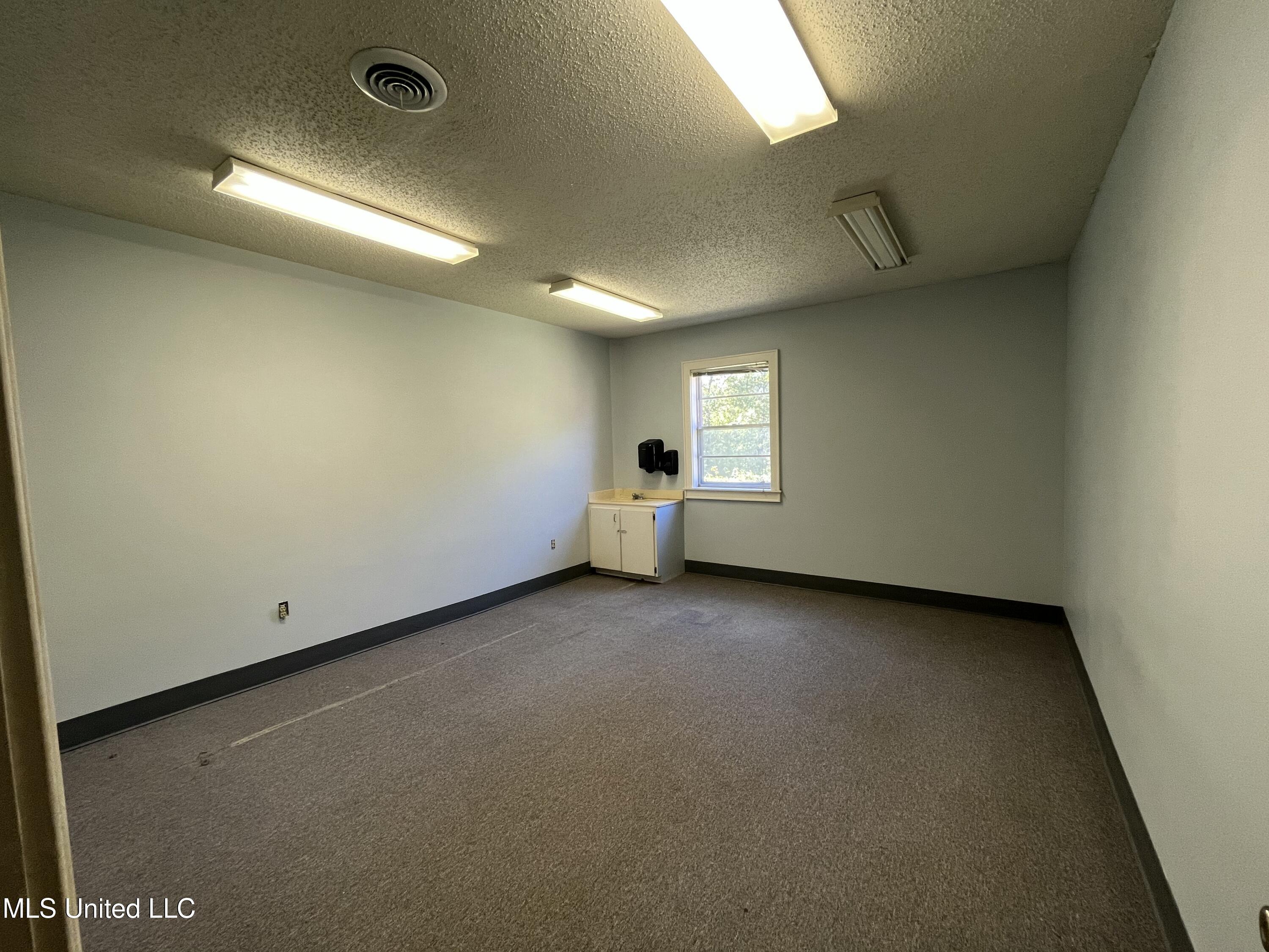 154 Dixie Drive Property Photo 49