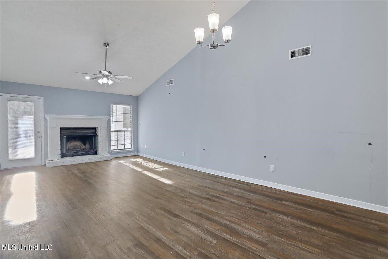 8 Ridgeway Place Property Photo 5