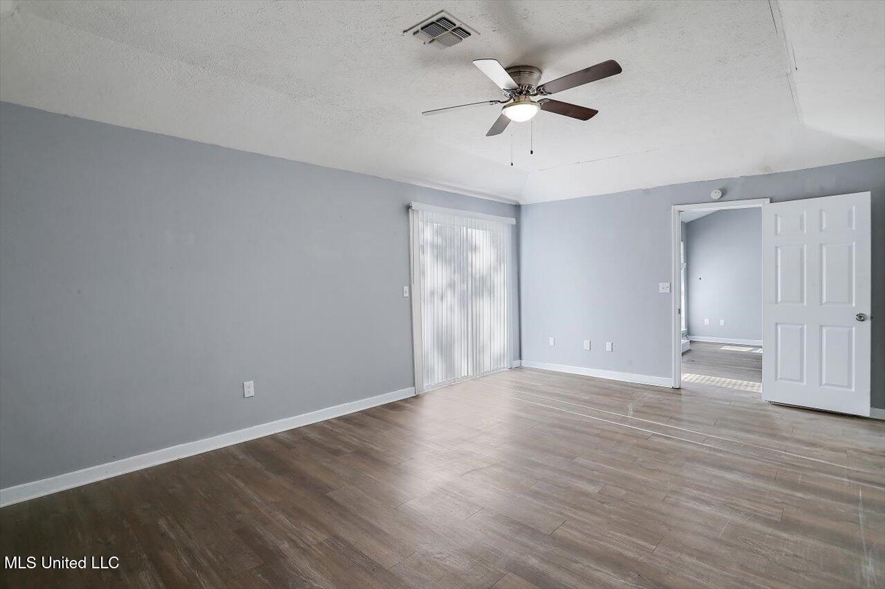 8 Ridgeway Place Property Photo 7