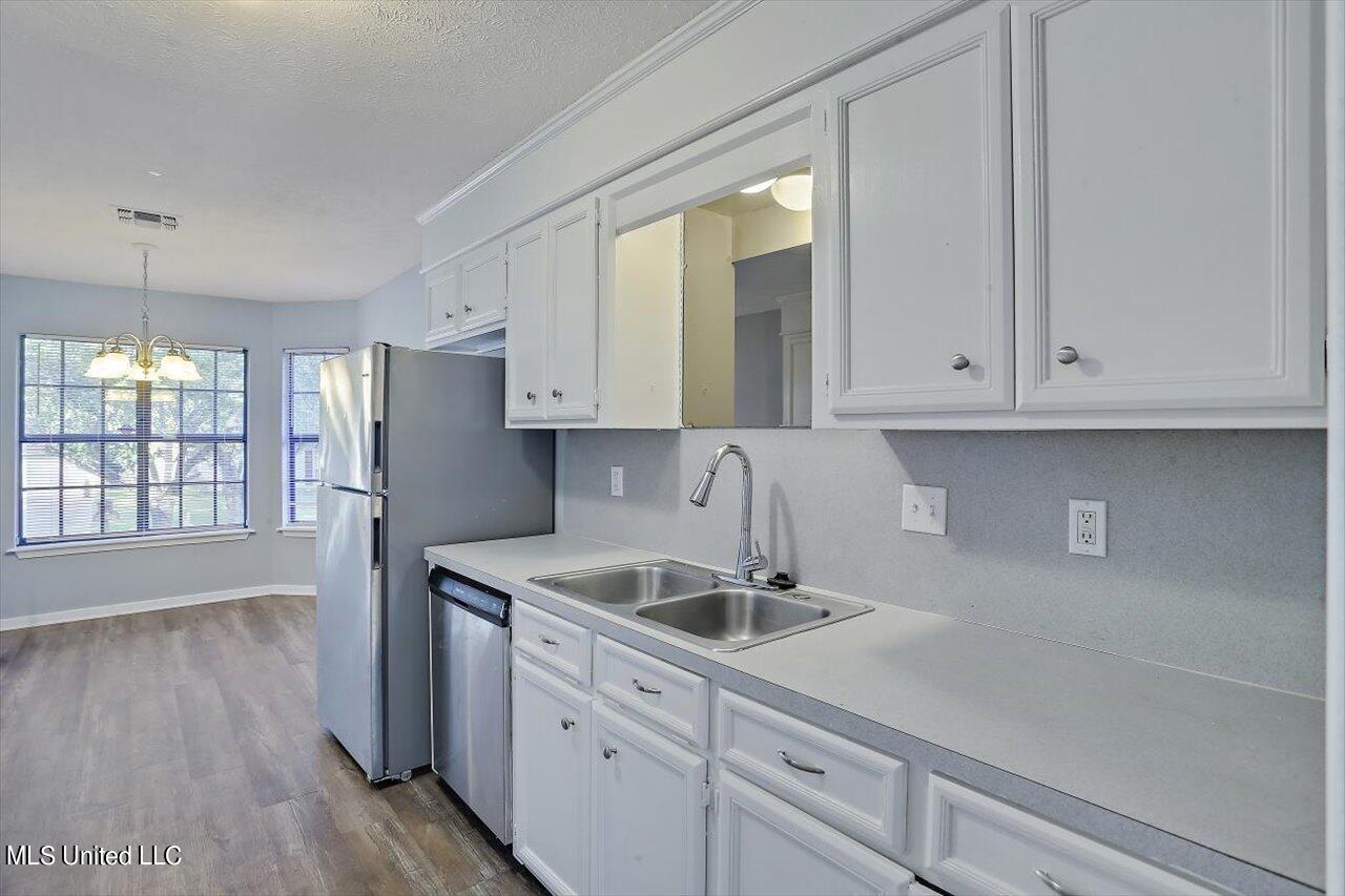 8 Ridgeway Place Property Photo 14