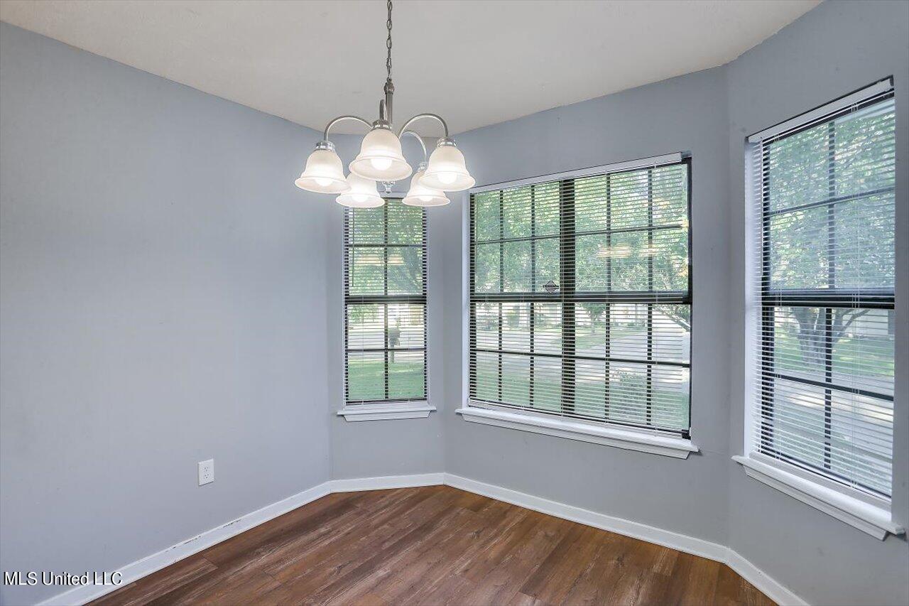 8 Ridgeway Place Property Photo 17
