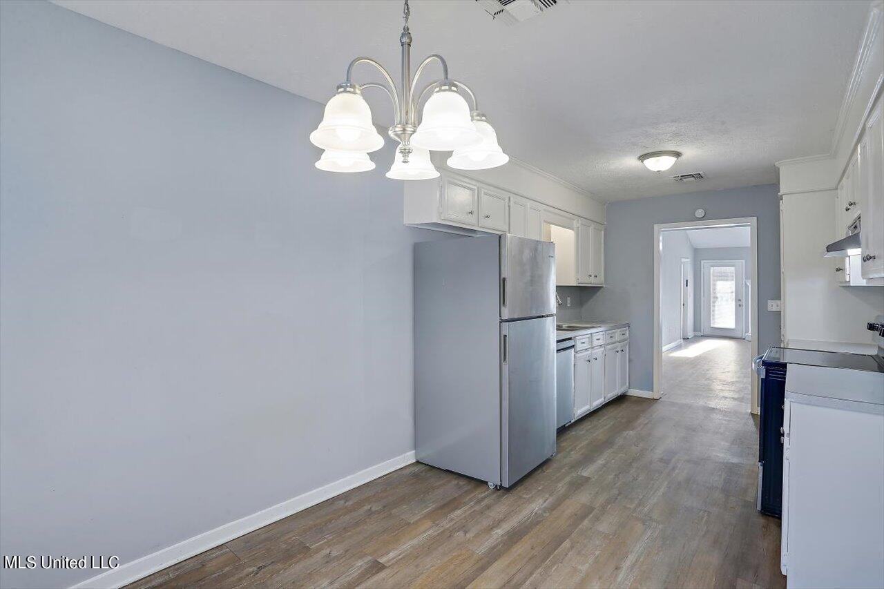 8 Ridgeway Place Property Photo 18