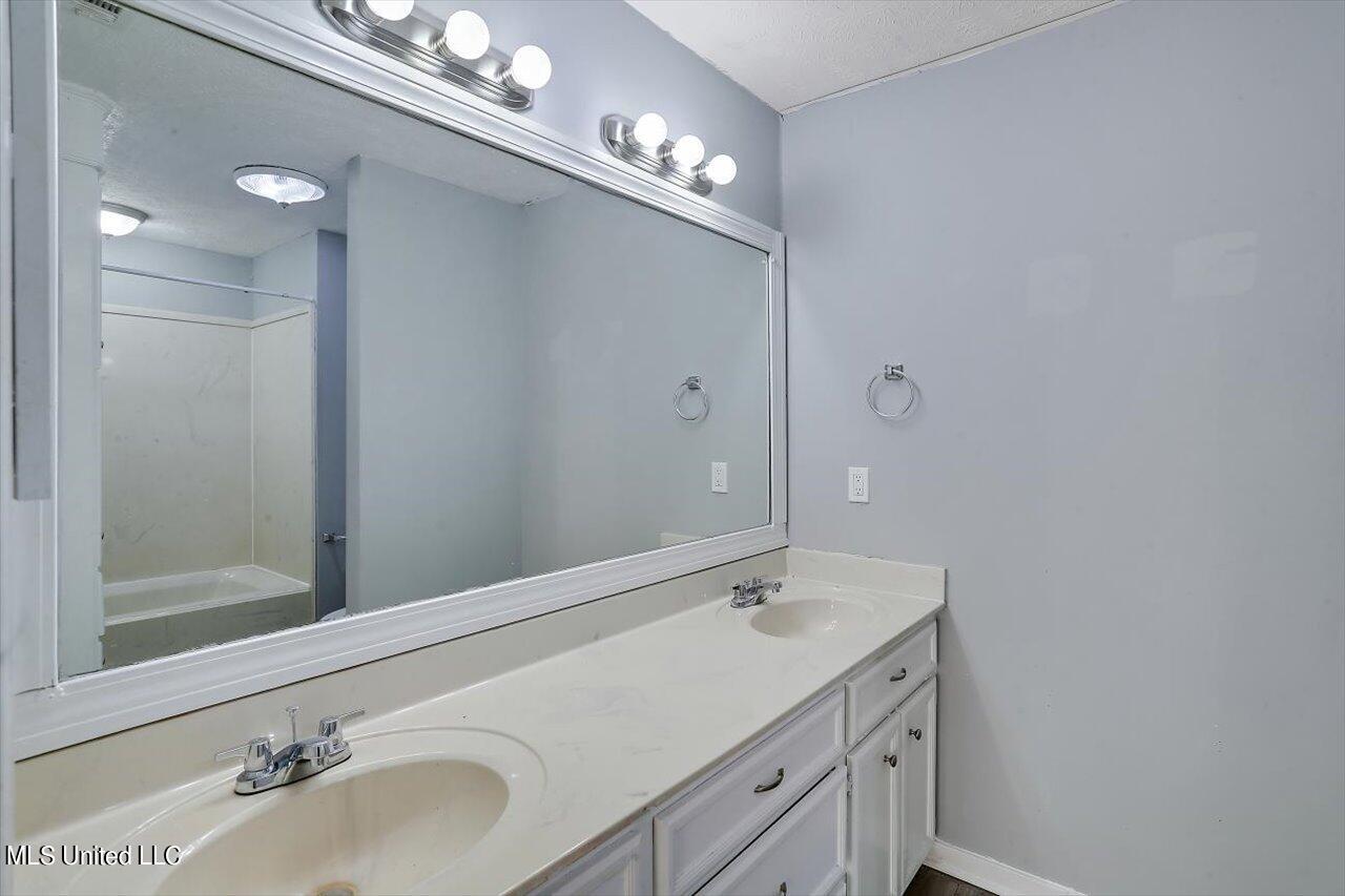 8 Ridgeway Place Property Photo 19
