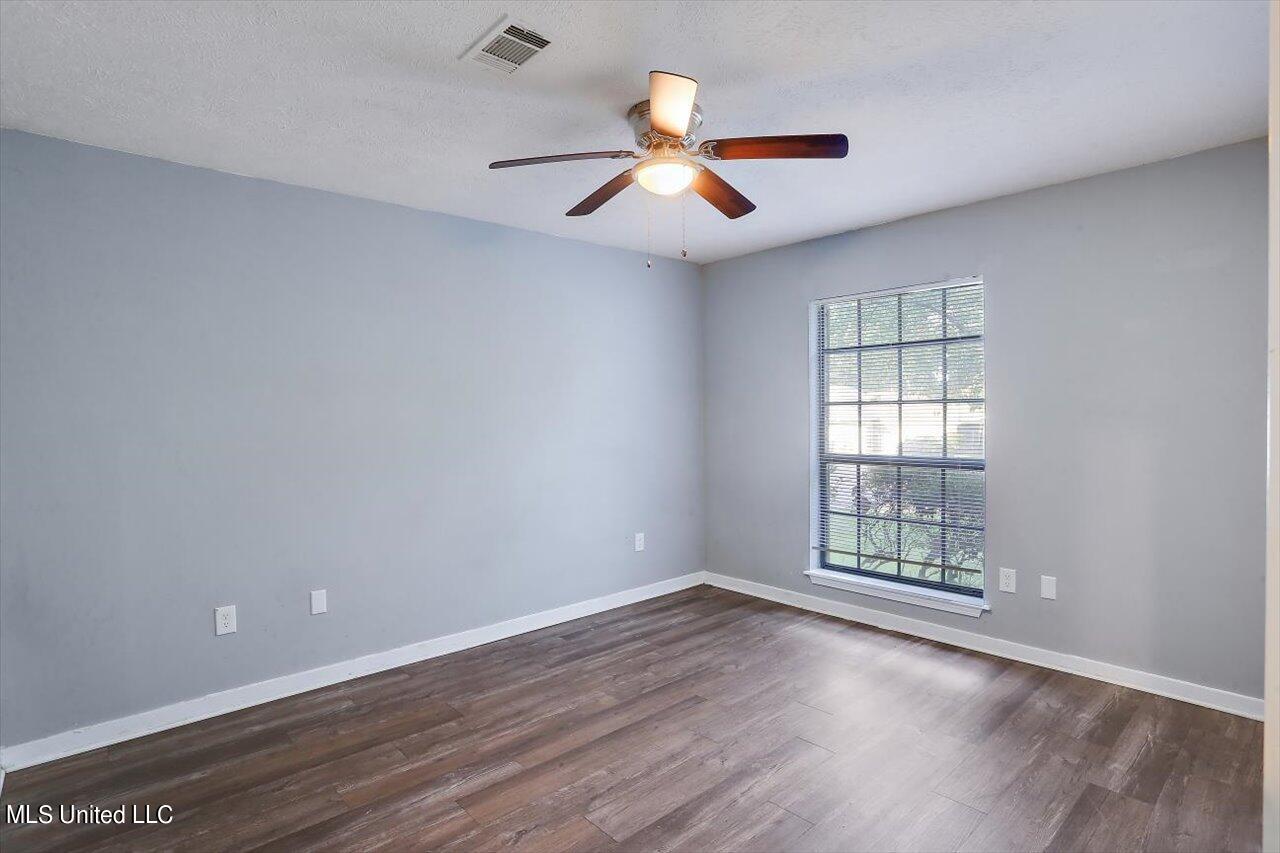 8 Ridgeway Place Property Photo 23