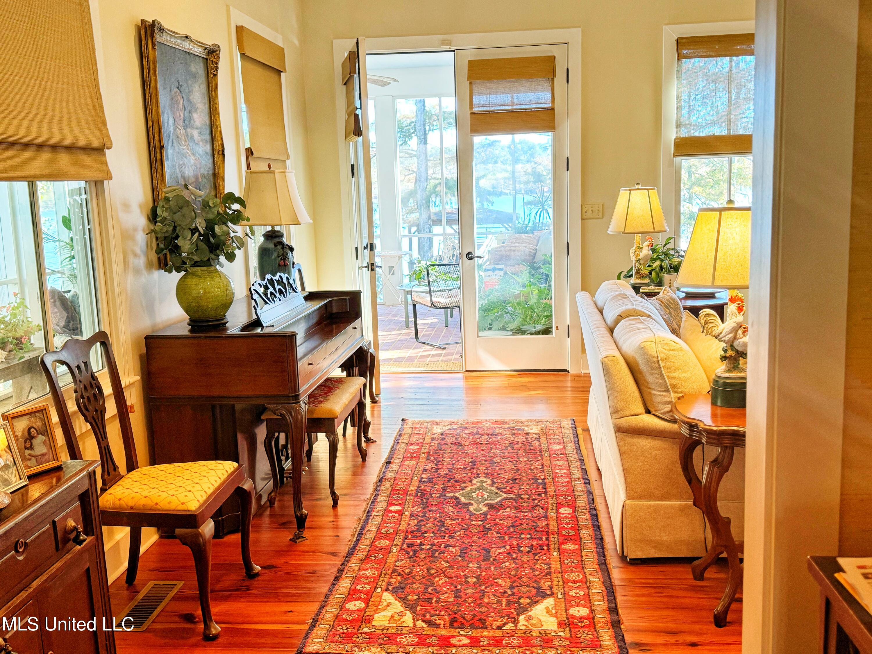 16 Parker Landing Property Photo 2