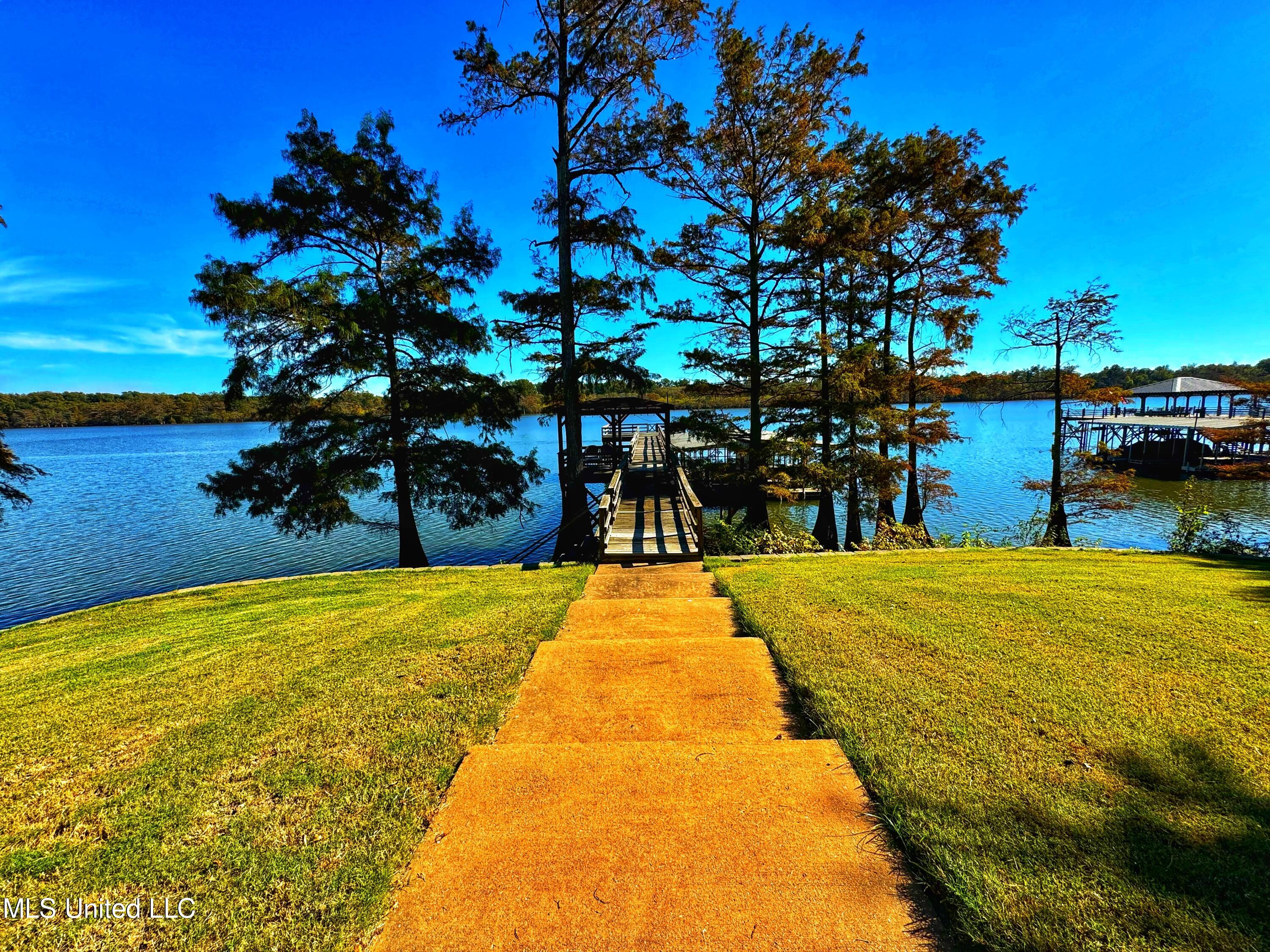 16 Parker Landing Property Photo 10