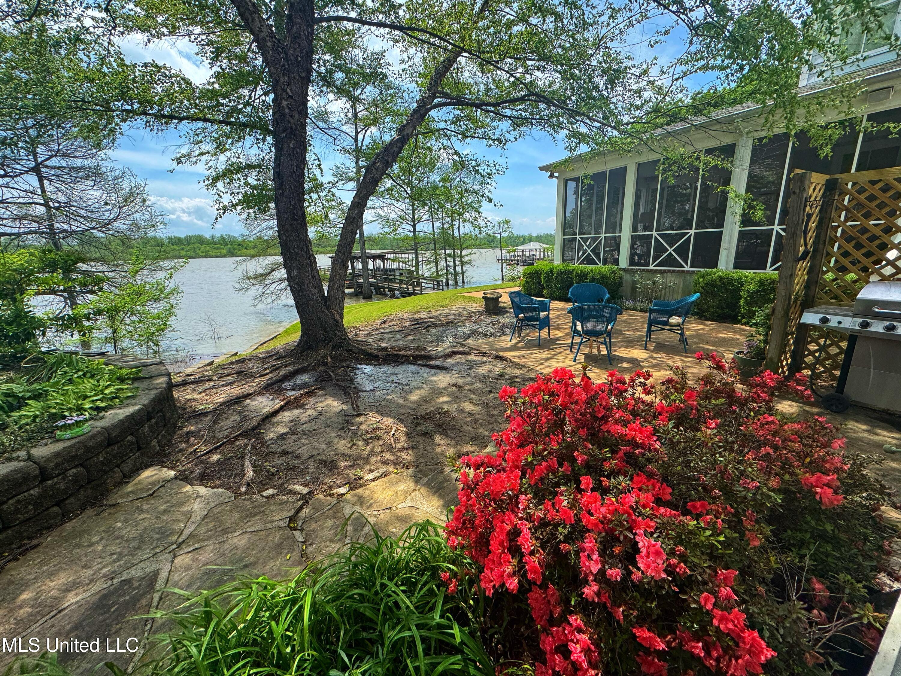 16 Parker Landing Property Photo 11