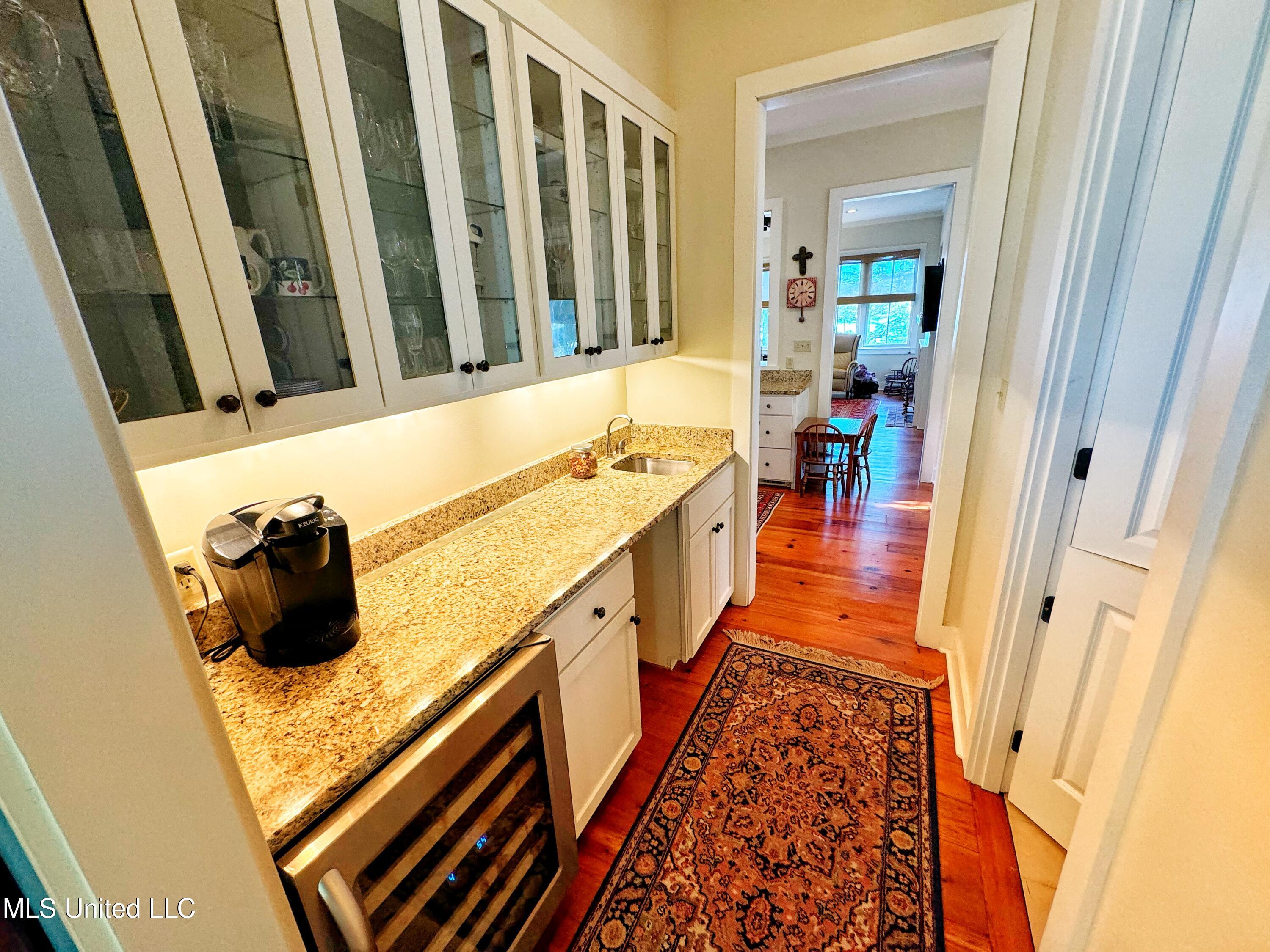 16 Parker Landing Property Photo 17
