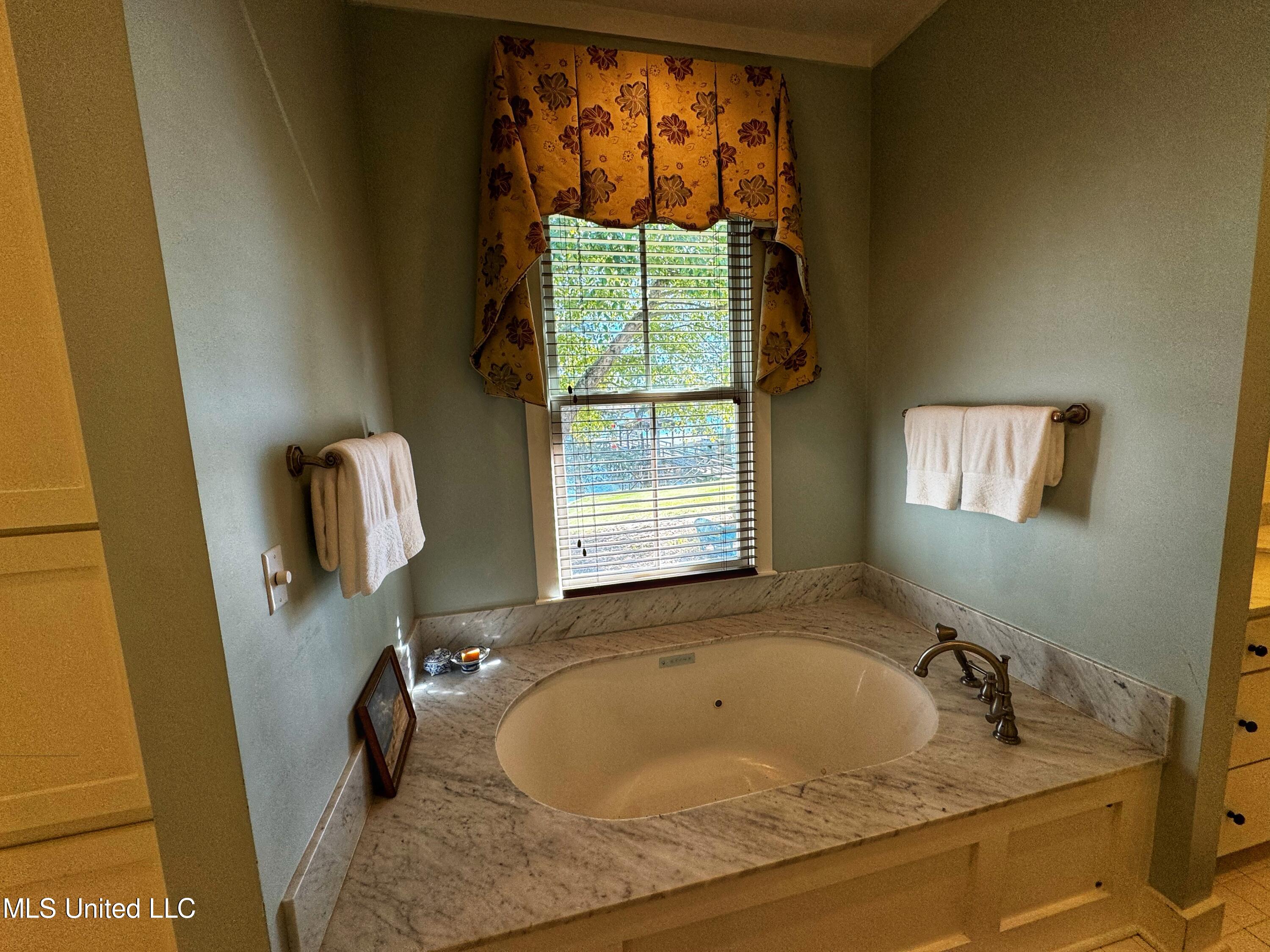 16 Parker Landing Property Photo 30