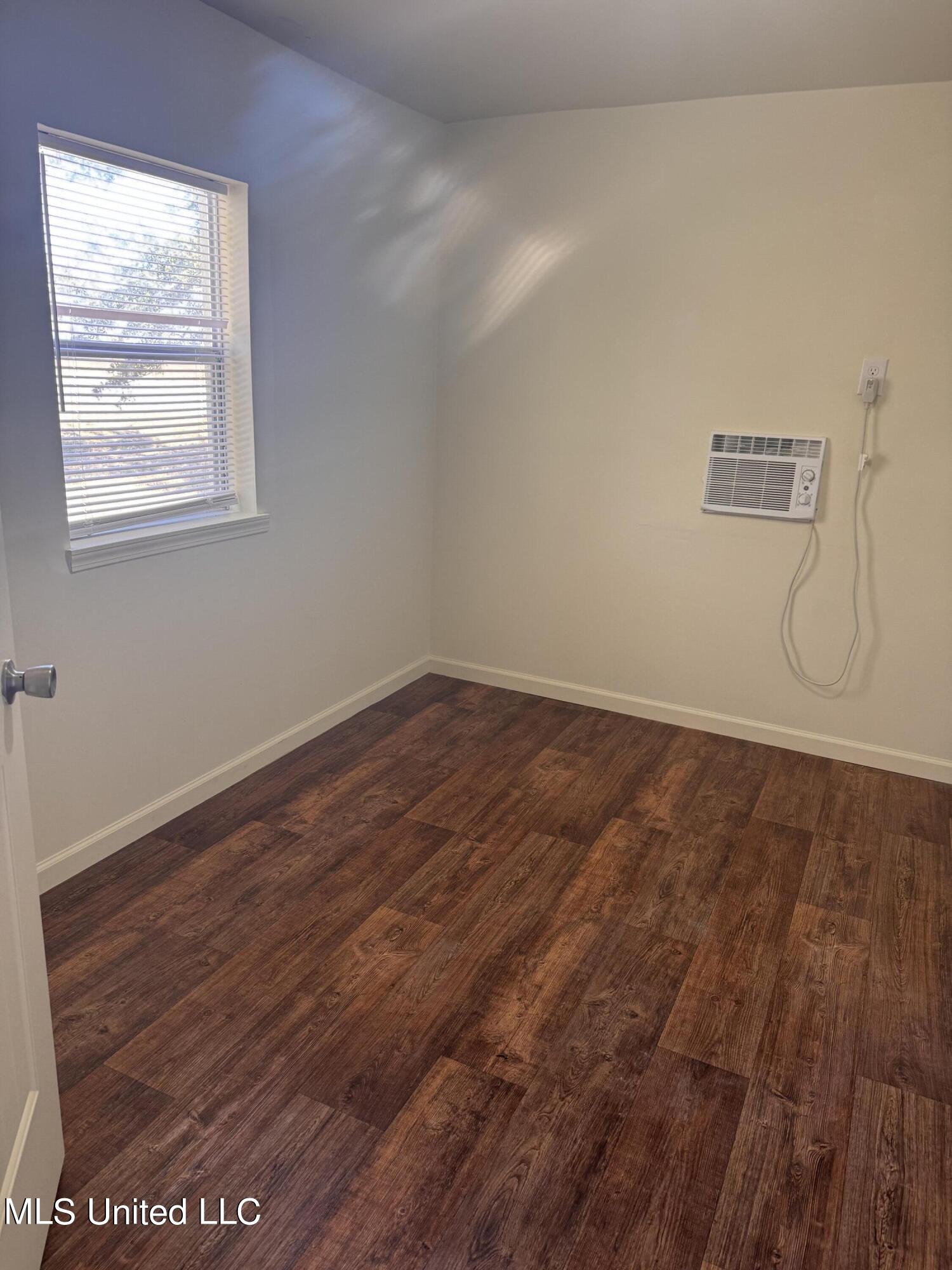 2209 34th Street Property Photo 2