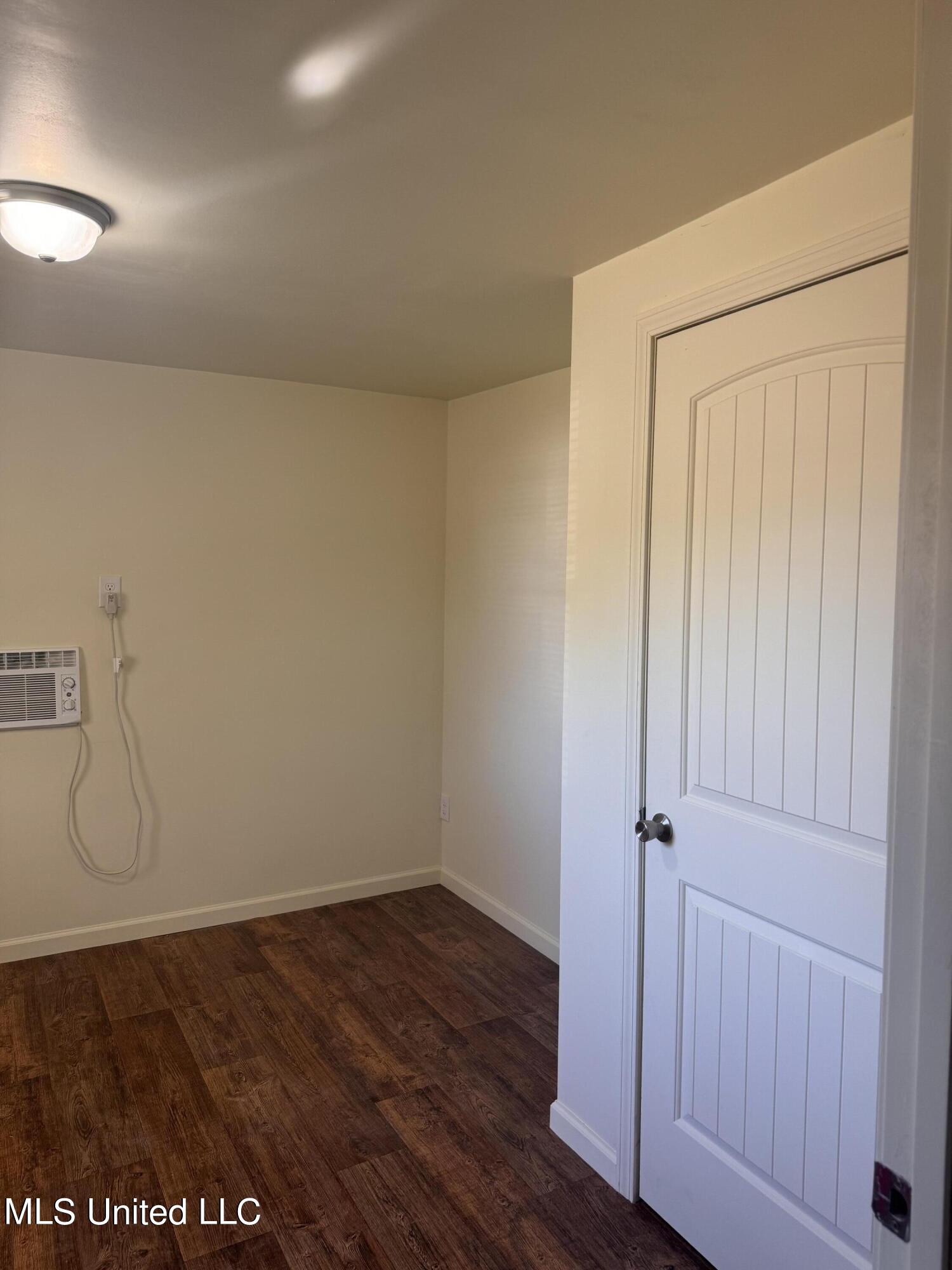 2209 34th Street Property Photo 3