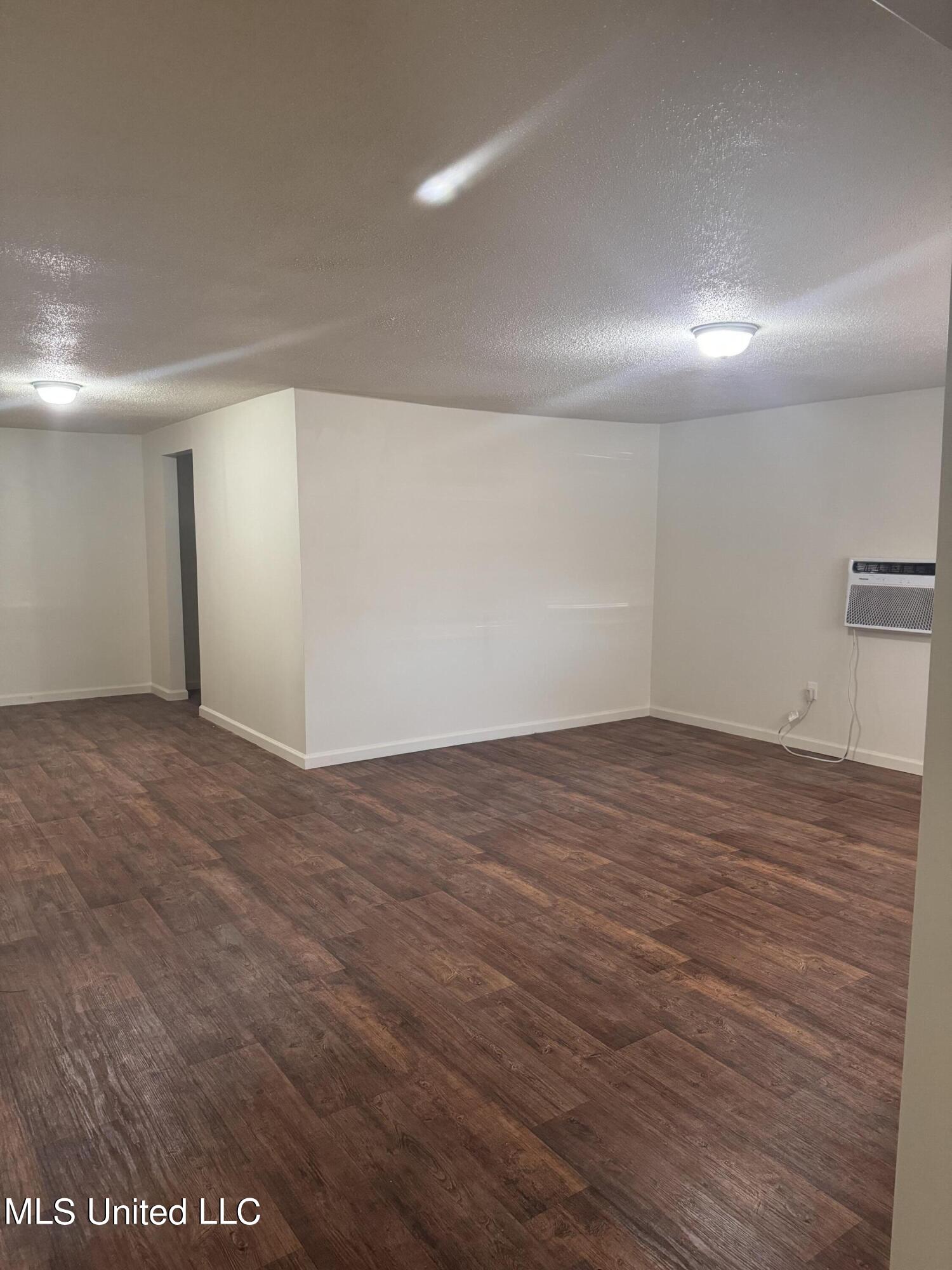 2209 34th Street Property Photo 4