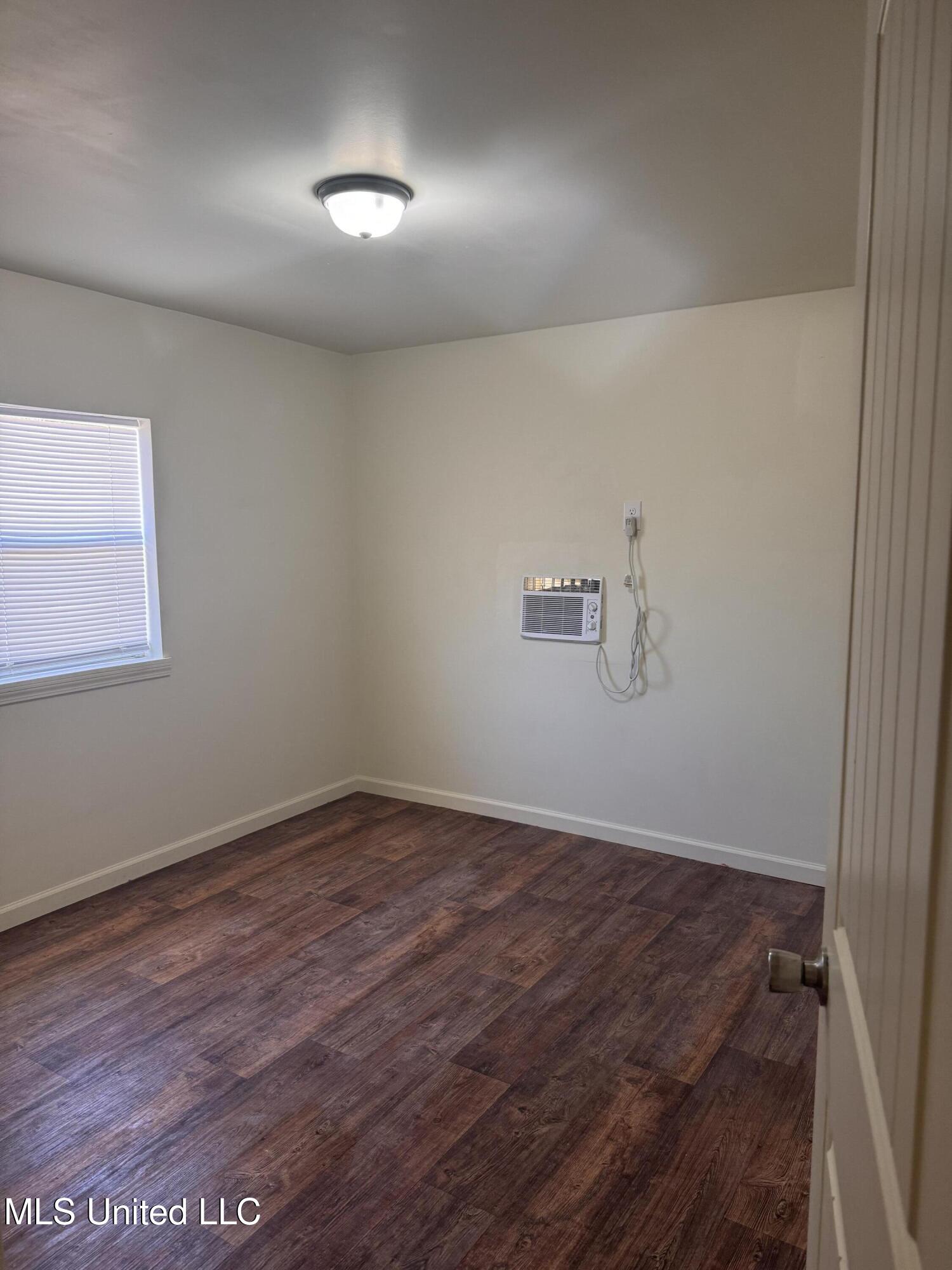 2209 34th Street Property Photo 9