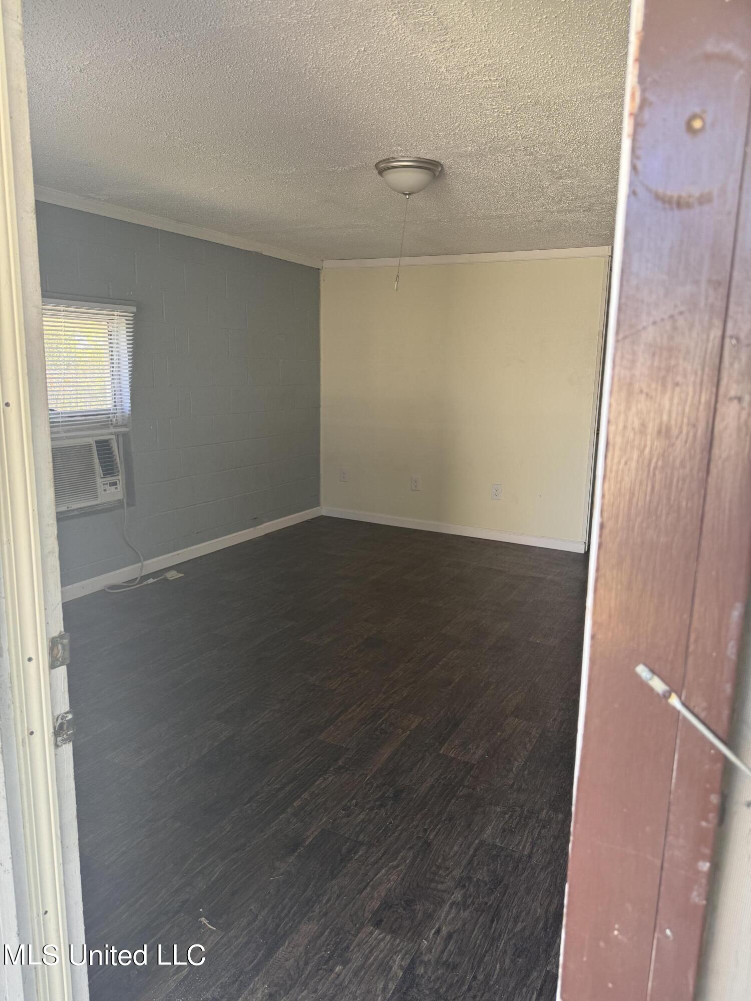 2209 34th Street Property Photo 18