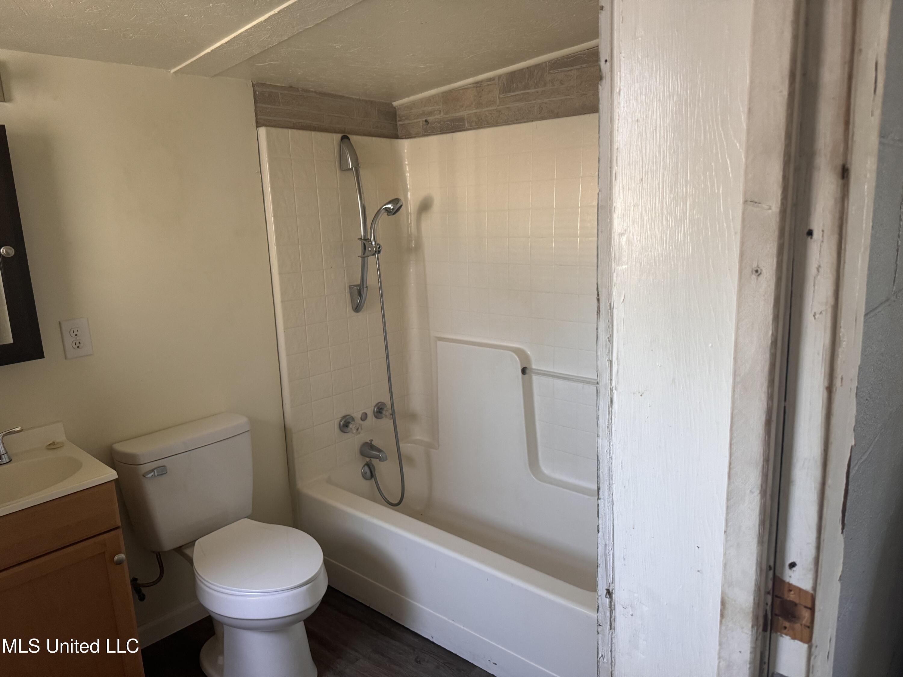 2209 34th Street Property Photo 20